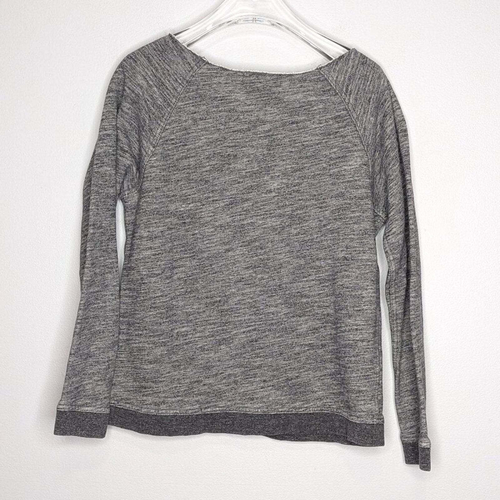 Everlane Everlane Gray Wide Neck Raw Edge Long Sleeve Top Boxy Size S Size S / US 4 / IT 40 - 2 Thumbnail