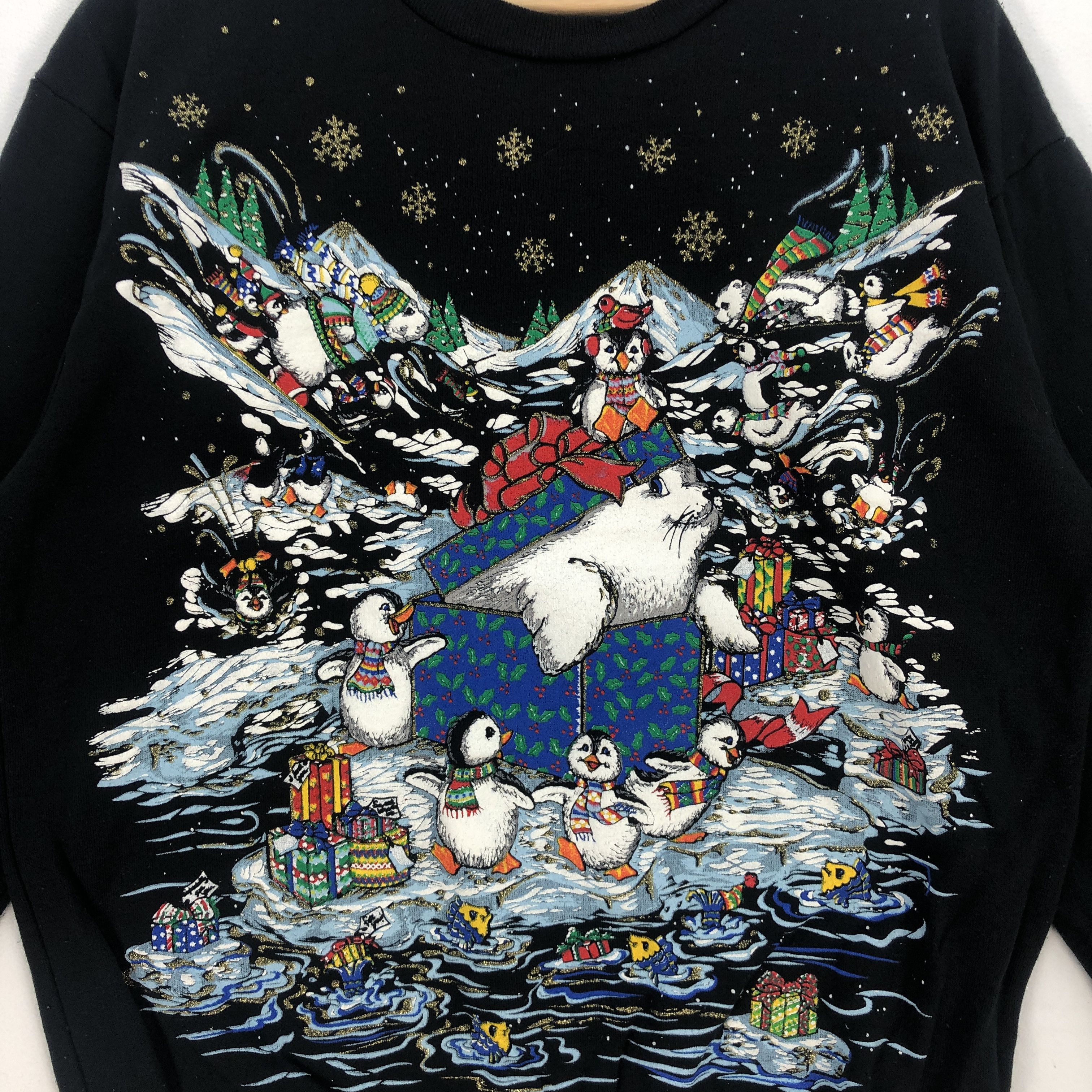 Vintage Vintage 90s Penguin Sweatshirt Playing Snow Sweater Jumper Size US L / EU 52-54 / 3 - 3 Thumbnail