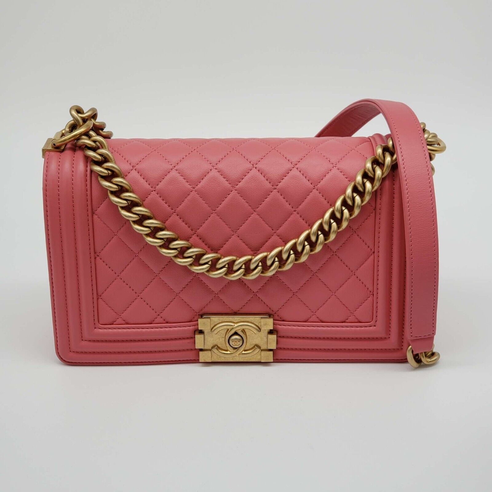 Chanel 100% Authentic CHANEL Boy Leather Shoulder Bag 2700-080524 Size ONE SIZE - 2 Thumbnail