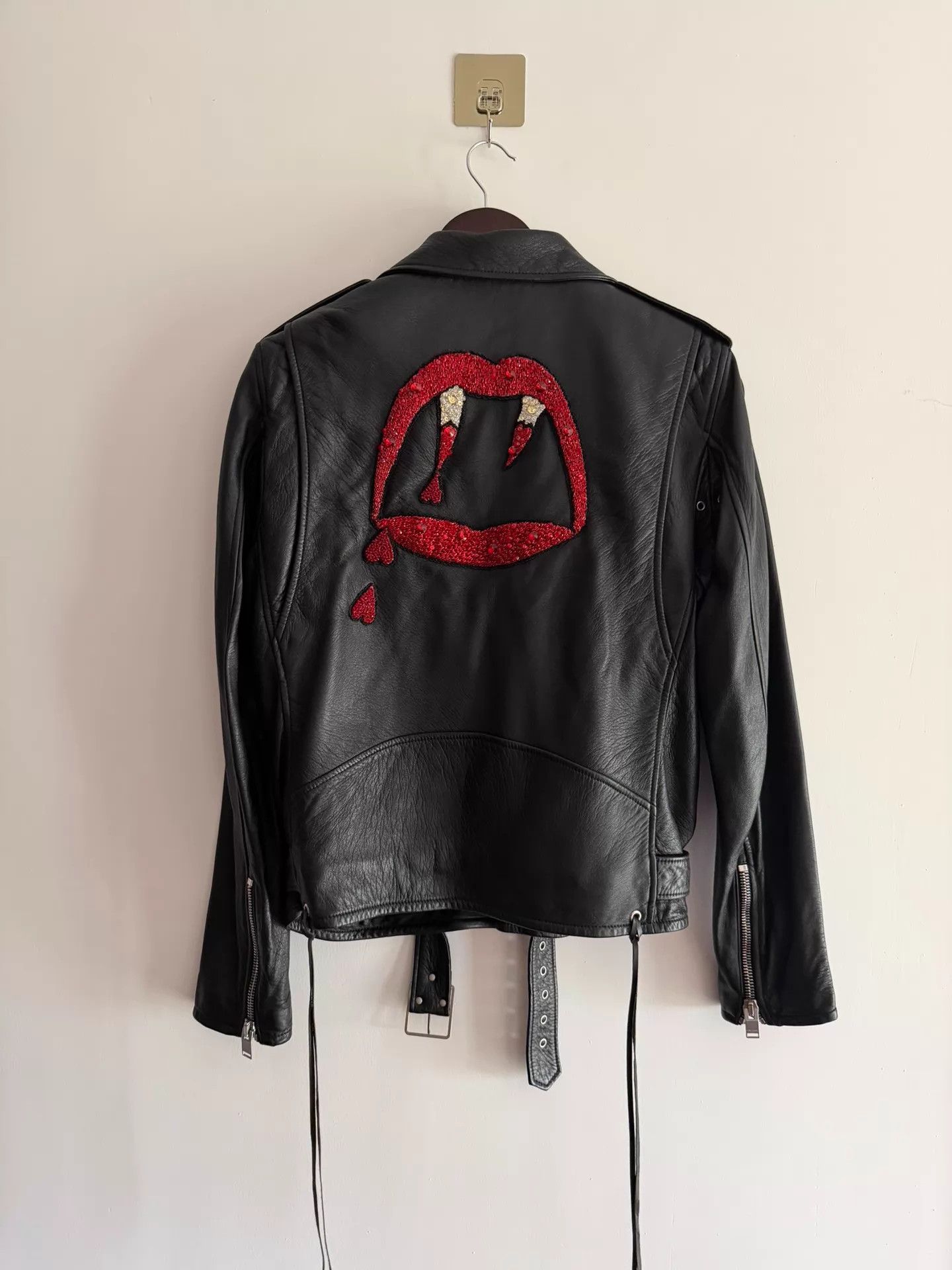 Saint Laurent Paris Saint Laurent bloody tooth Bloodlust sheep