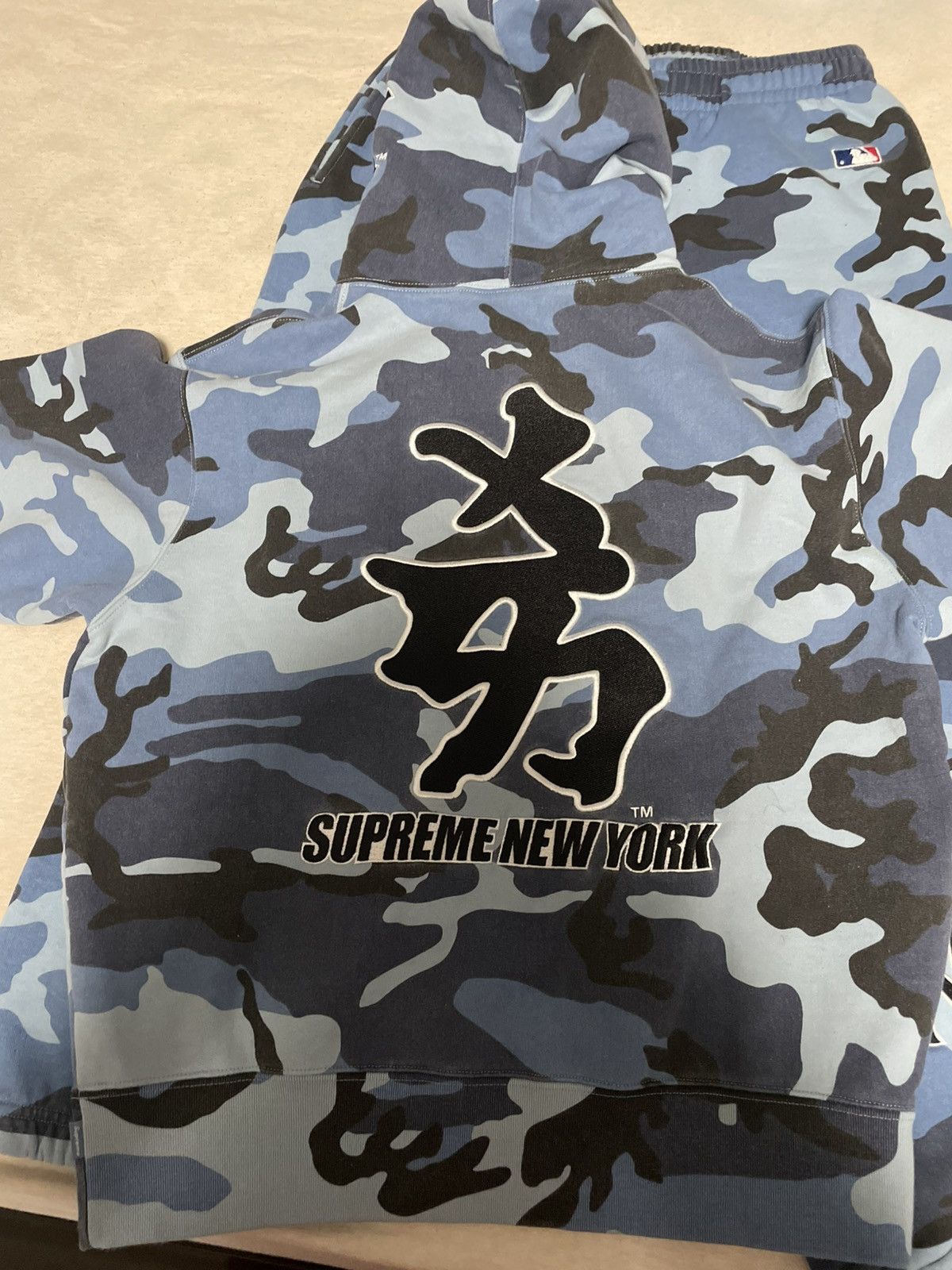 New York Yankees × Supreme Supreme New York Yankees Kanji Hoodie Size US S / EU 44-46 / 1 - 8 Thumbnail