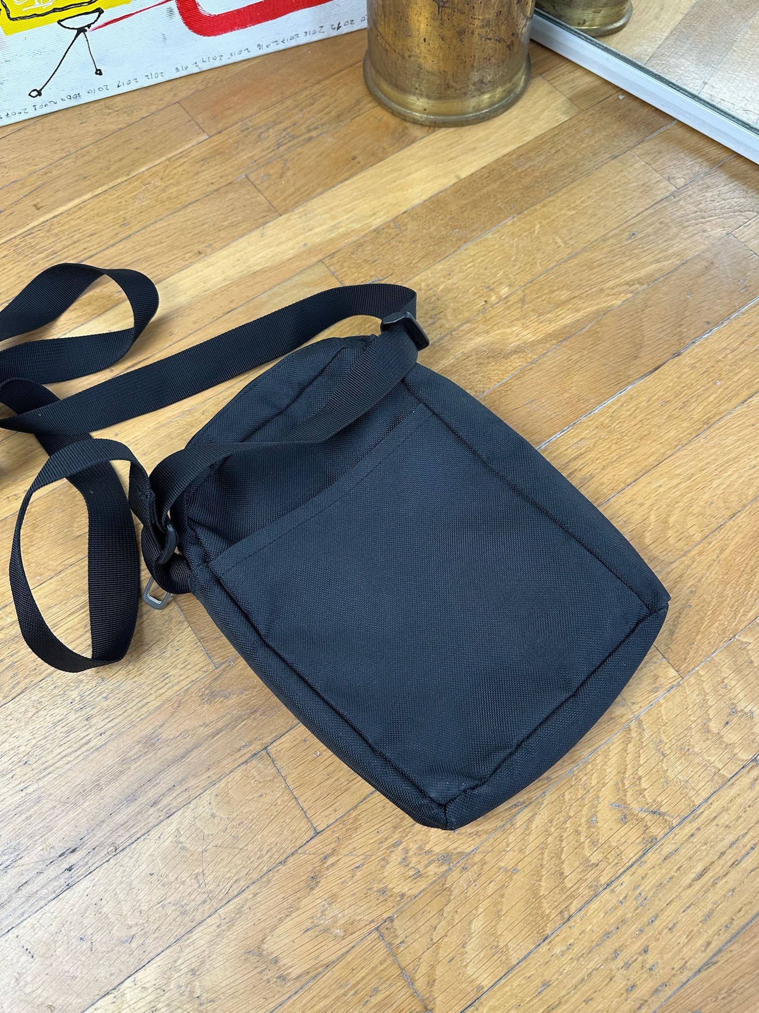 Nike Vintage Nike Crossbody Messenger Bag Size ONE SIZE - 8 Thumbnail