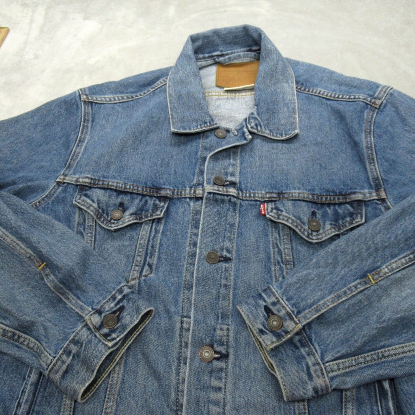Levi's Levi's Denim Jacket Men XL Trucker Blue Vintage Premium Cotton Pockets Button Logo Denim Jacket Mens Size US XL / EU 56 / 4 - 3 Thumbnail