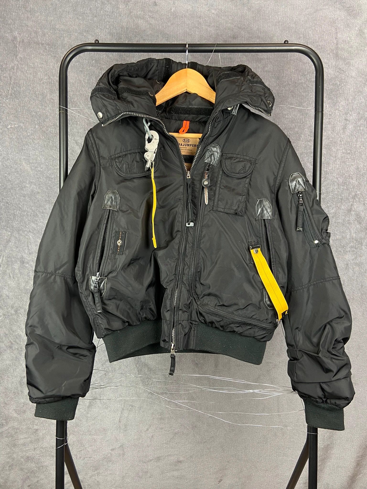 Parajumpers Parajumpers black bomber jacket yellow strap S Size US S / EU 44-46 / 1 - 1 Thumbnail