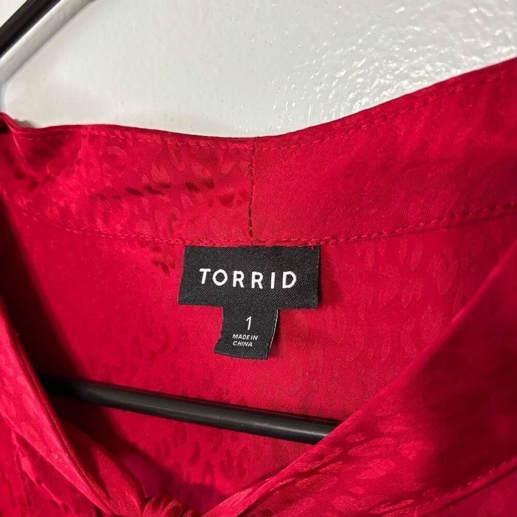 Torrid Torrid Red Animal Print Jacquard Tie Neck Button Up Blouse Size L / US 10 / IT 46 - 3 Thumbnail