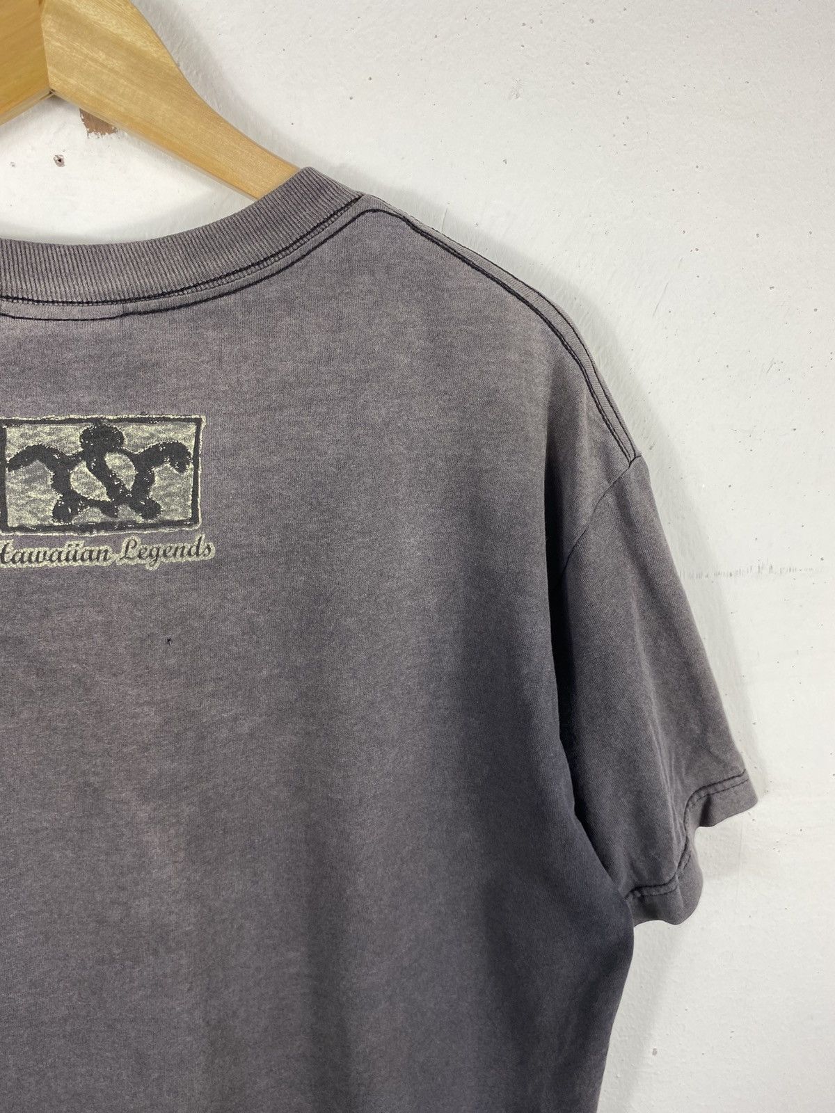 Vintage Vintage 90s Hawaiian Legends Distressed Faded T-Shirt Size US L / EU 52-54 / 3 - 11 Thumbnail