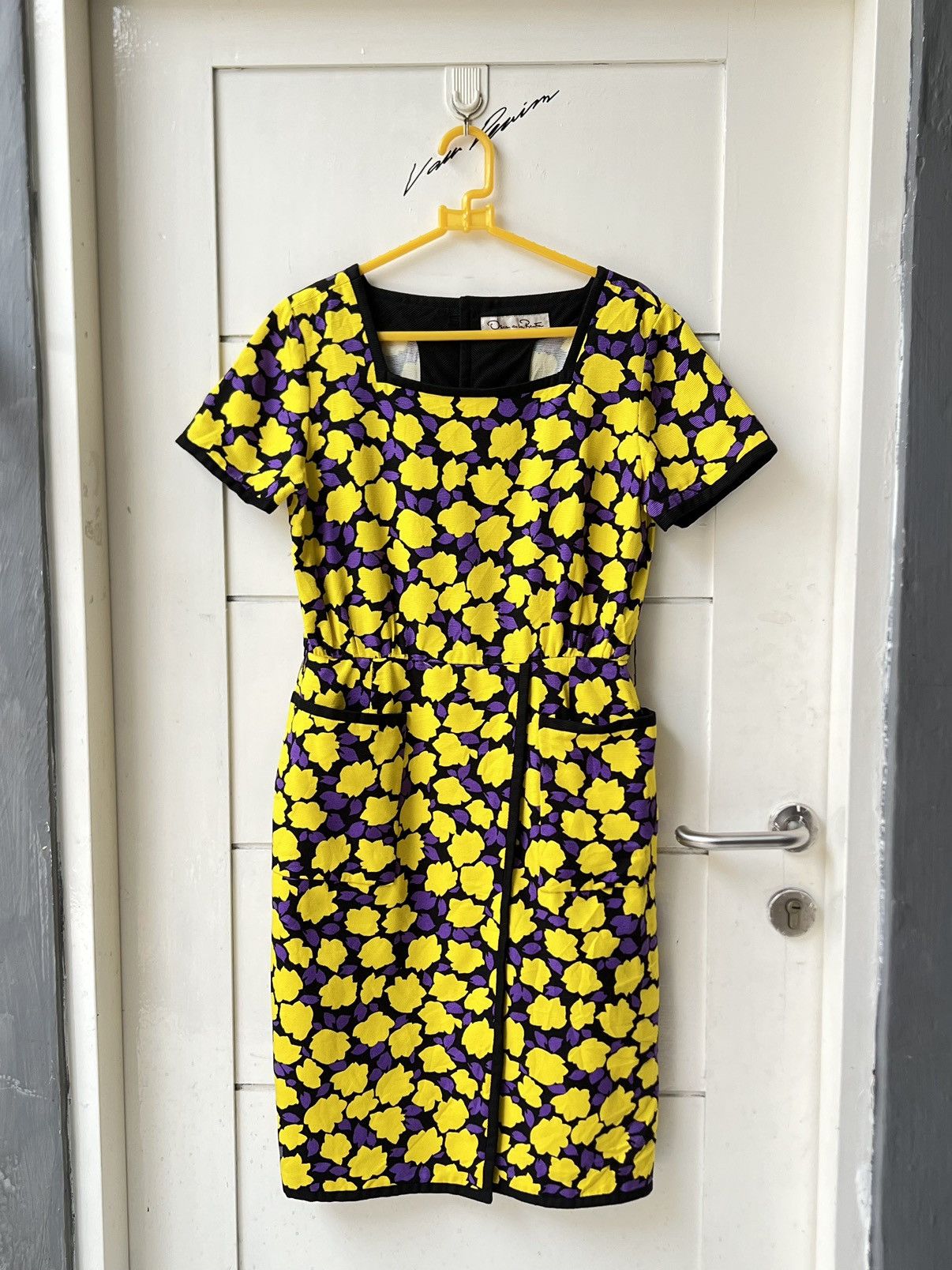 OSCAR DE LA RENTA Flower Motive Dress