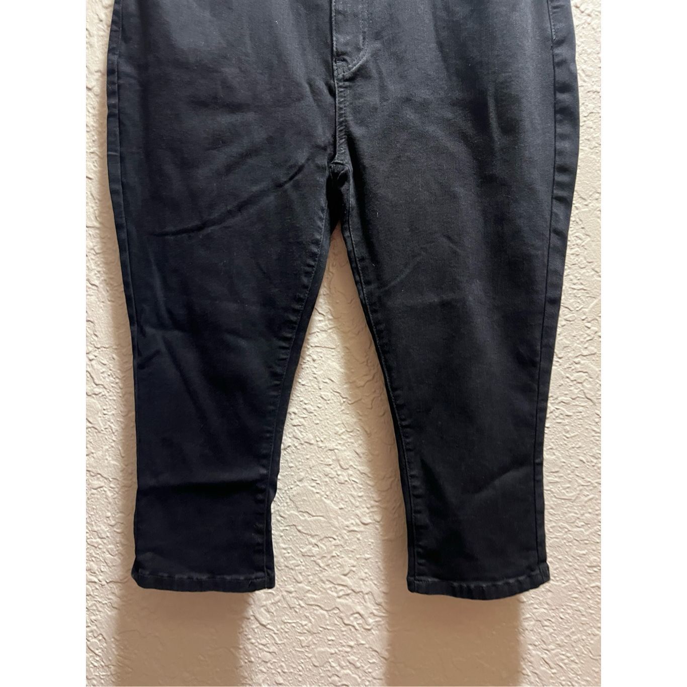 Other Judy Blue Black Capri Fit Jeans Woman’s Size 31 Size 31" - 2 Thumbnail