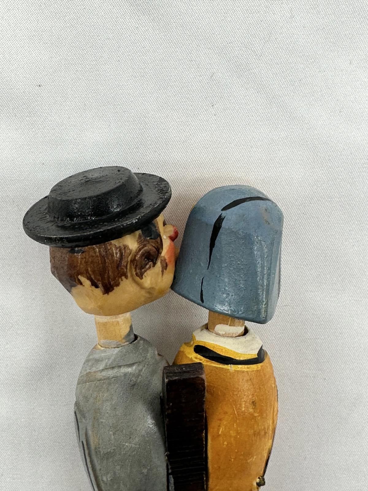 Unknown London Antique Bottle Stopper Mechanical Kissing Couple Hand Carved Size ONE SIZE - 6 Thumbnail