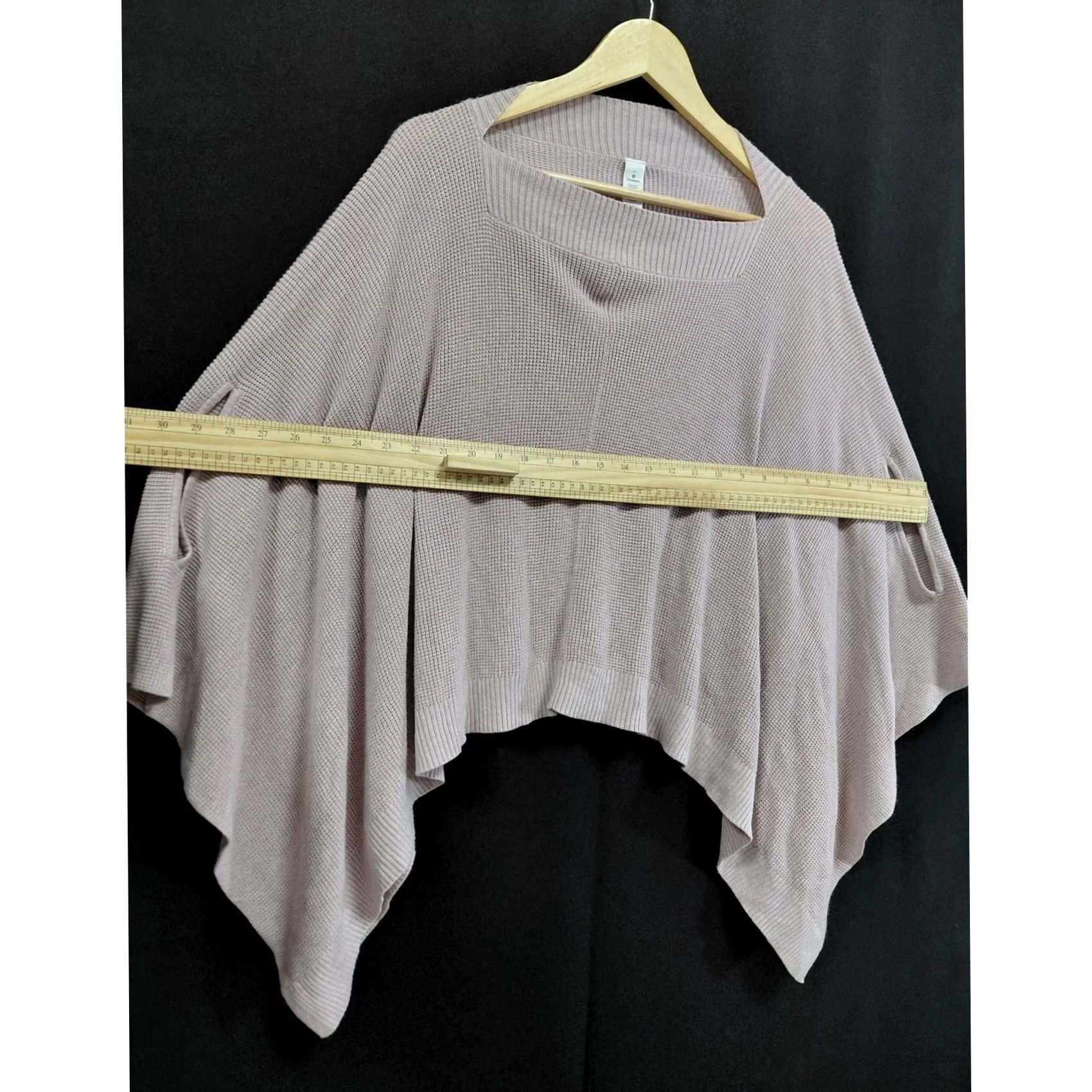 Lululemon lululemon Cashmere Knit Poncho Solid Scoop Neck Size OS Pink Womens Poncho, Casual, Travel, 24-7-Style Size ONE SIZE - 6 Thumbnail