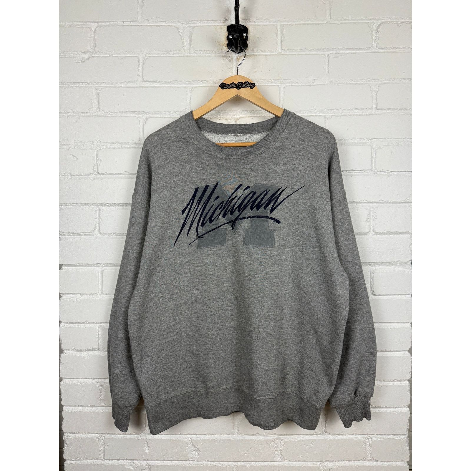 Vintage Vintage Michigan Wolverines NCAA Embroidered Sweater Size XL Size US XL / EU 56 / 4 - 1 Thumbnail