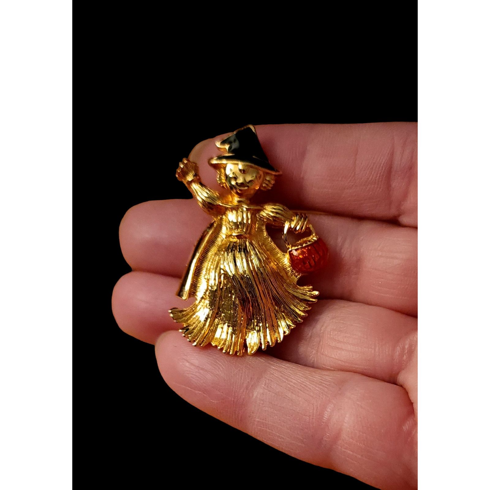 Avon Celli Vintage 1992 Avon unsigned enameled accent "witch" brooch Size ONE SIZE - 1 Thumbnail