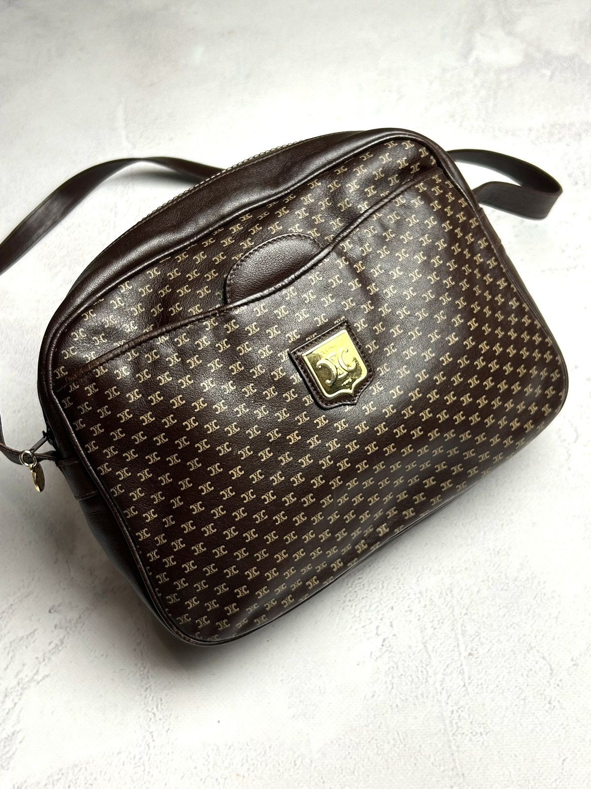 Celine × Designer Celine shoulder bag Triomphe gold hardware leather Size ONE SIZE - 2 Thumbnail