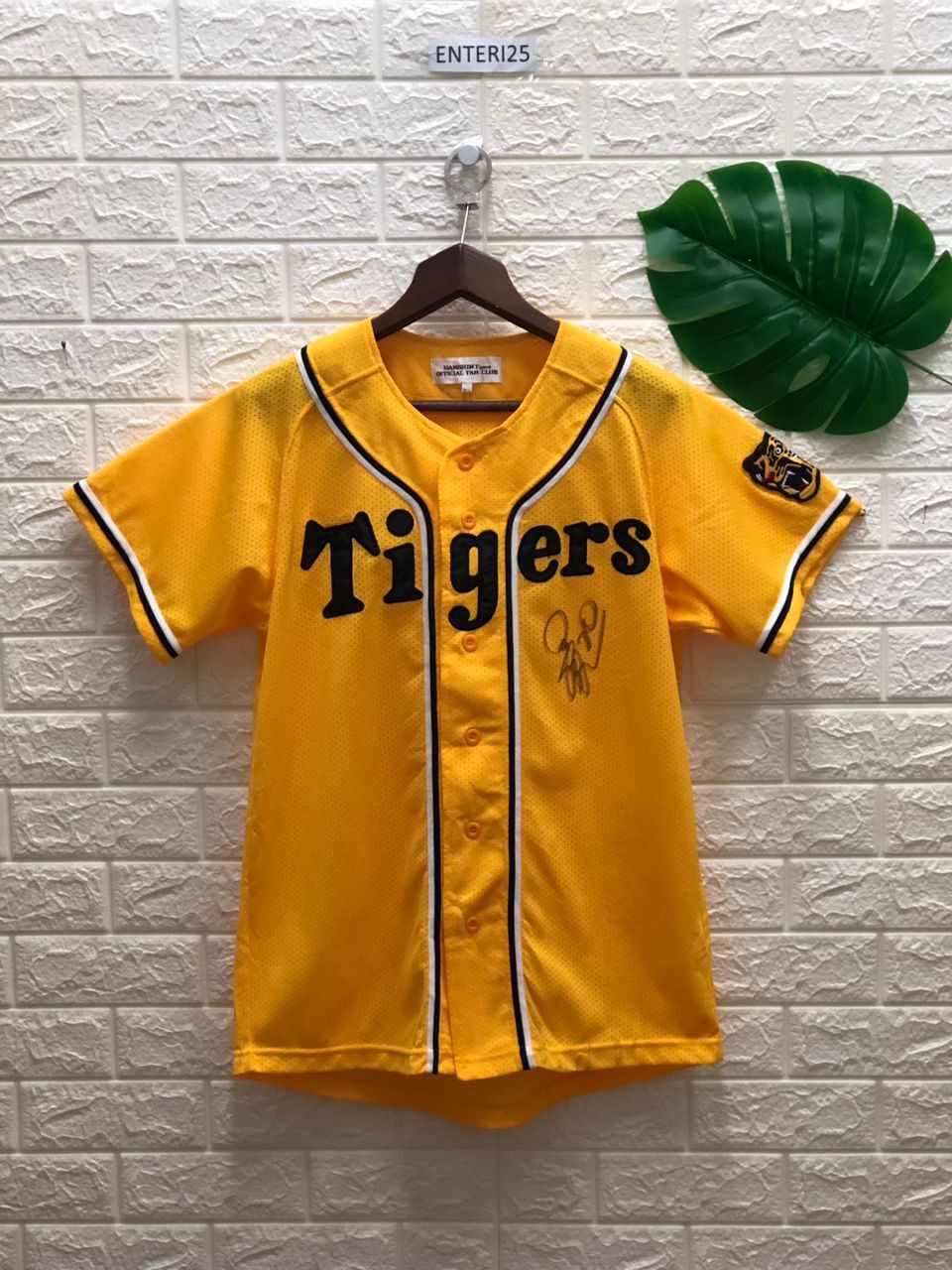 Vintage HANSHIN TIGERS Officials Baseball Jersey player SIGNATURE Size US L / EU 52-54 / 3 - 1 Thumbnail