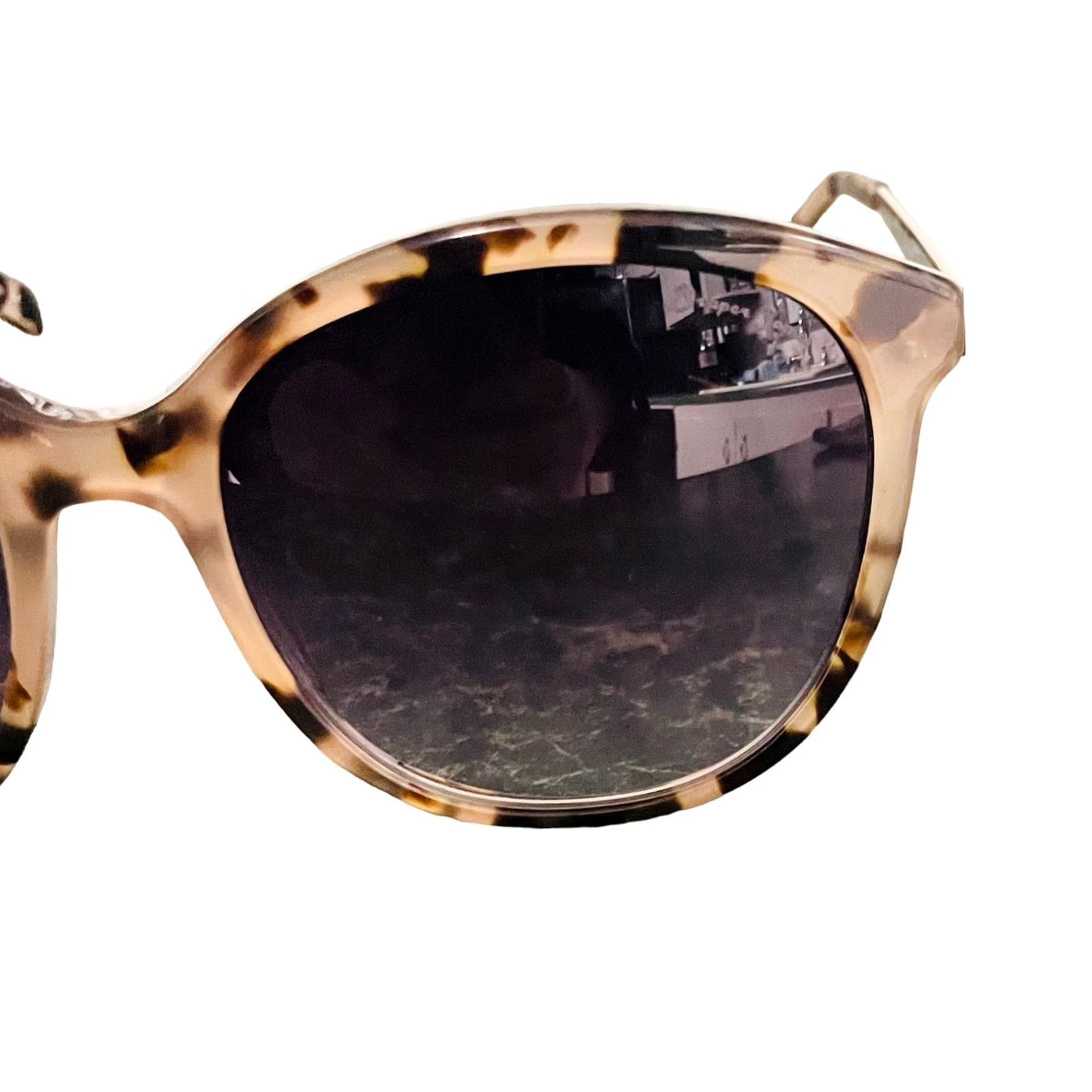 Vintage Draper James CHARLOTTE Tan Tortoise Tiger Designer Black Sunglasses SU001123 Womens Aviator Round UV 100% Gradient Lens Size ONE SIZE - 4 Thumbnail