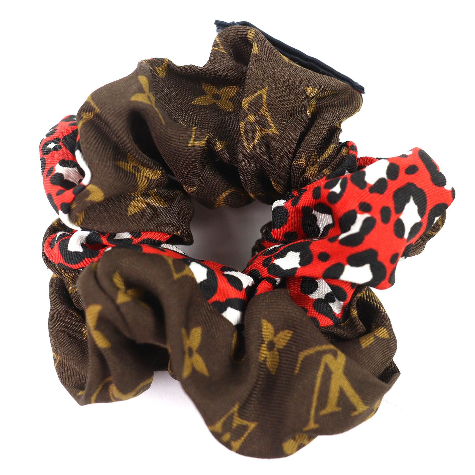 Louis Vuitton Louis Vuitton Louis Vuitton Chou Chou Be Mindful Monogram Silk Hair Scrunchie Textile Other M77011 DUTY FREE for USA Size ONE SIZE - 1 Thumbnail