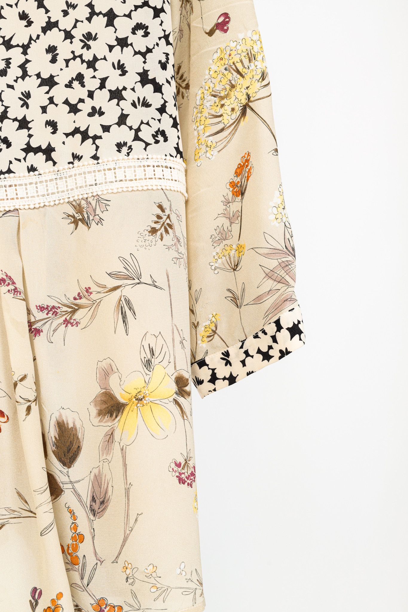 Weekend Max Mara Weekend Max Mara Beige Floral Silk Peplum Blouse Size L / US 10 / IT 46 - 6 Thumbnail