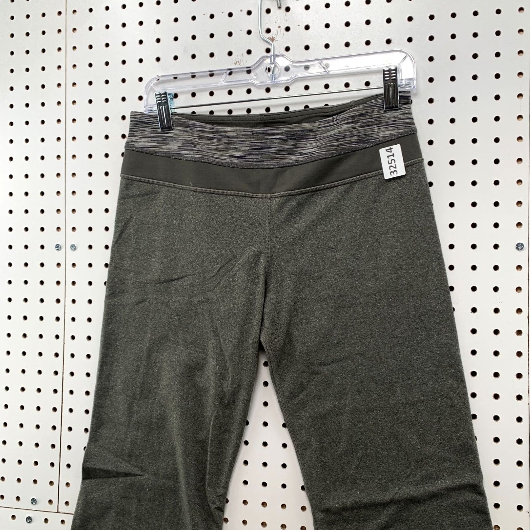 Lululemon Lululemon Flow Capri Leggings Womens Size 8 Dance Yoga Work Out 30x18.5 Gray Capri Women 8 Flow Size 30" / US 8 / IT 44 - 3 Thumbnail