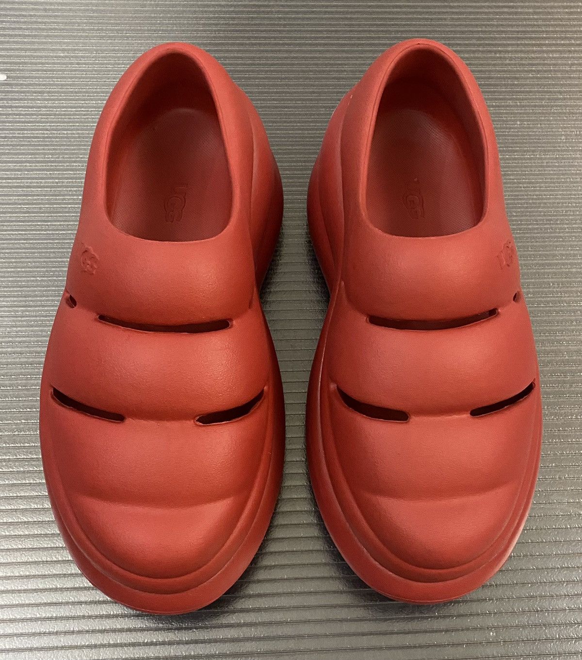 Ugg Ugg Sport Yeah Molded Clog Samba Red Women Size 9 VGC Size US 9 / IT 39 - 8 Thumbnail