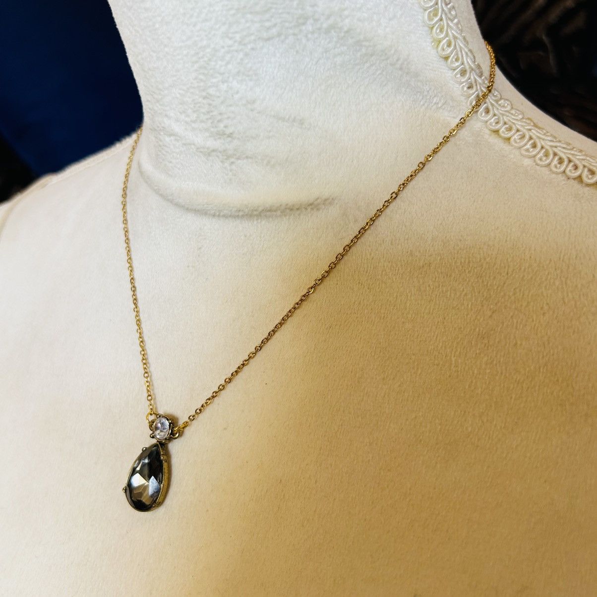 Handmade Handcrafted vintage faceted smoky glass pendant necklace Size ONE SIZE - 3 Thumbnail