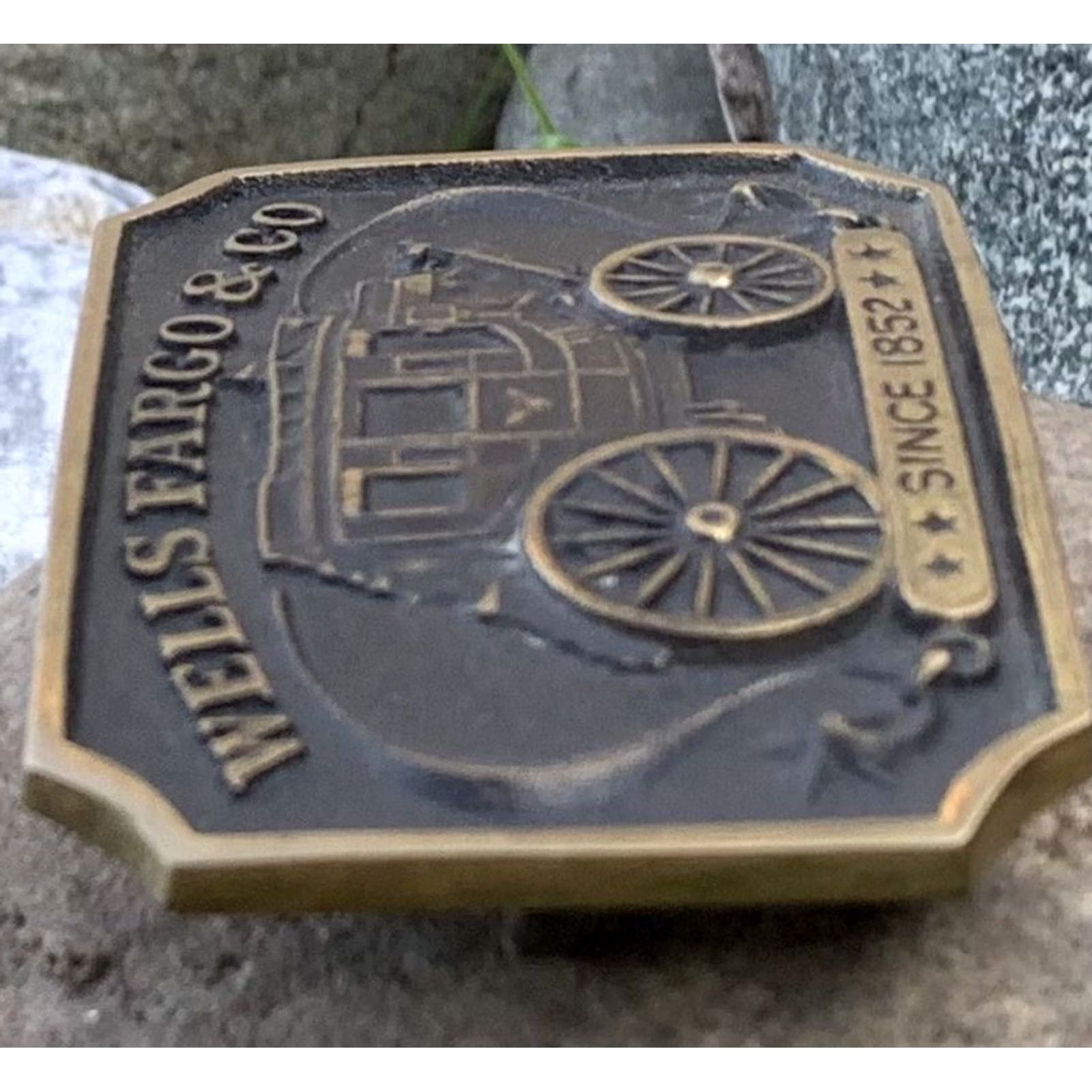 Vintage VINTAGE Wells Fargo & Co belt buckle Brass 1973 F533 Adult Unisex Rockabilly 1852- Decade 1970s Size ONE SIZE - 5 Thumbnail