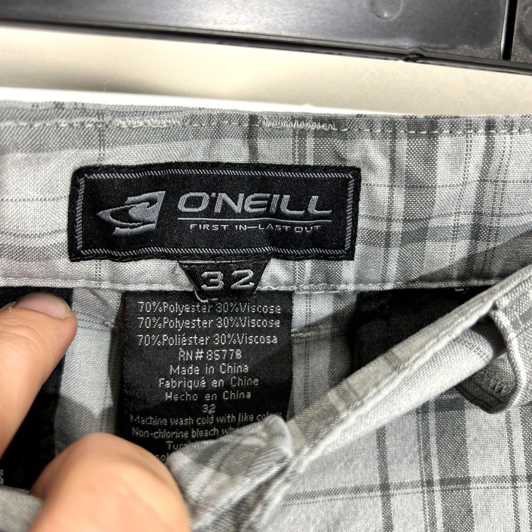 O'Neill O'Neill Mens First In Last Out Grey Black Plaid Shorts Sz 32 Casual Cargo Pockets Belt Loops Regular Rise 10-12 In Polyester/Viscose Summer Spring Men Size US 32 / EU 48 - 6 Thumbnail
