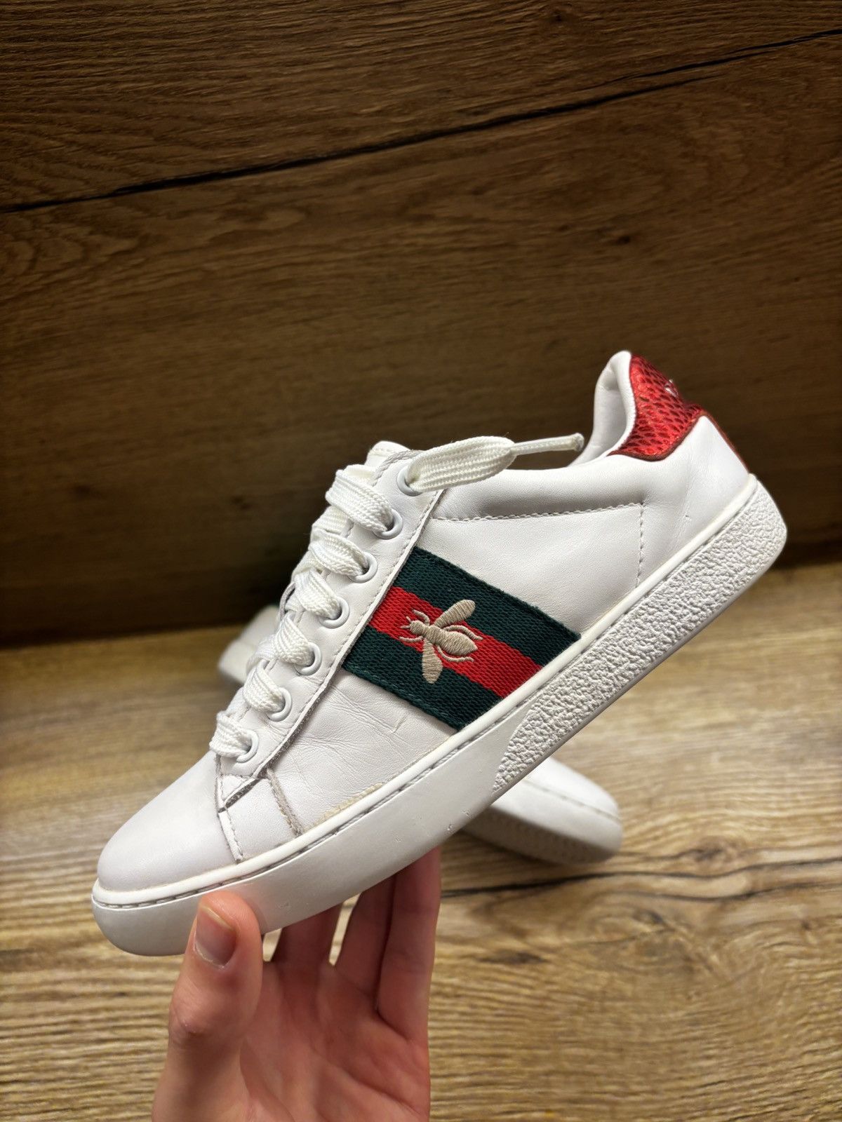 Gucci Gucci women’s casual shoes with little bee ZY209-1 Size US 7 / IT 37 - 9 Thumbnail