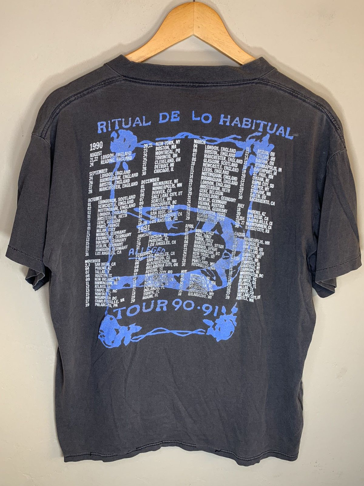 Band Tees RARE Vintage ‘91 Janes Addiction Ritual De Lo Habitual Shirt Size US XL / EU 56 / 4 - 2 Thumbnail