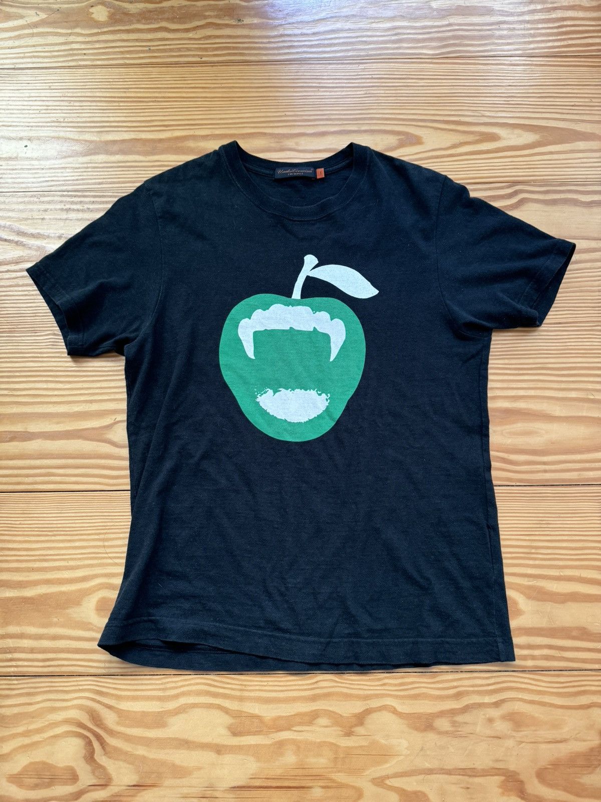 Jun Takahashi × Undercover Undercover - AW07 Vampire Apple T-Shirt | Grailed