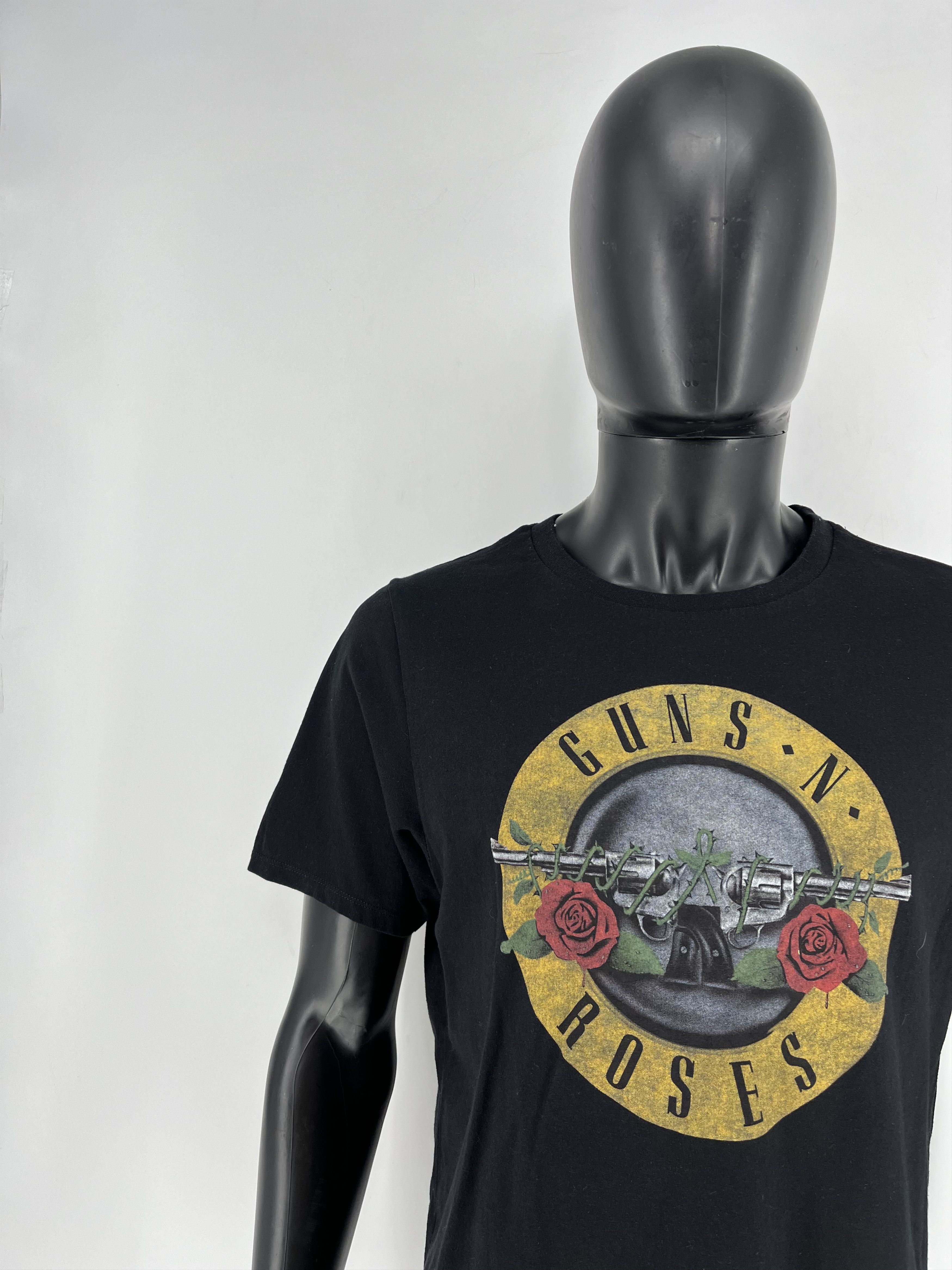 Band Tees Vintage Guns N’ Roses 🌹 Big Logo Official Merchd T-Shirt Size US M / EU 48-50 / 2 - 6 Thumbnail