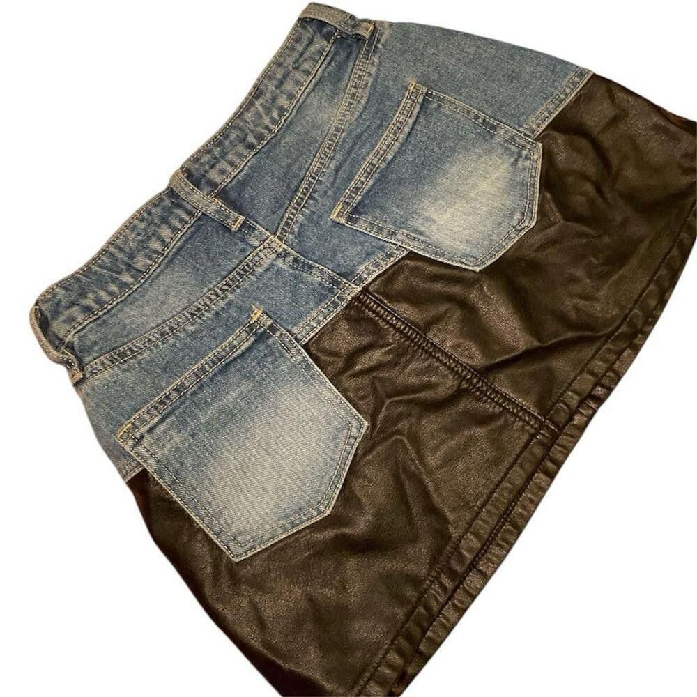 Fashion Nova Fashion Nova Mixed Emotions Contrast Denim Mini Skirt Size 28" / US 6 / IT 42 - 4 Thumbnail