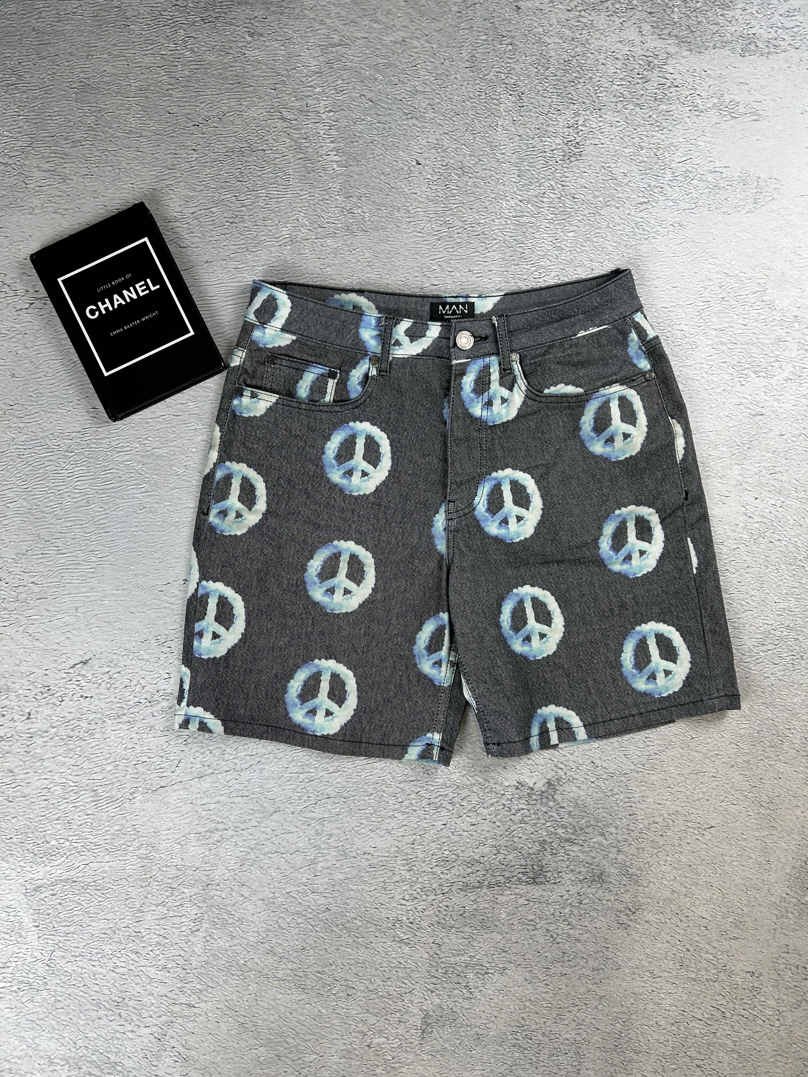 Flannel × Japanese Brand Monogram baggy shorts Piece AOP Oldmoney style Y2K Size US 30 / EU 46 - 2 Thumbnail