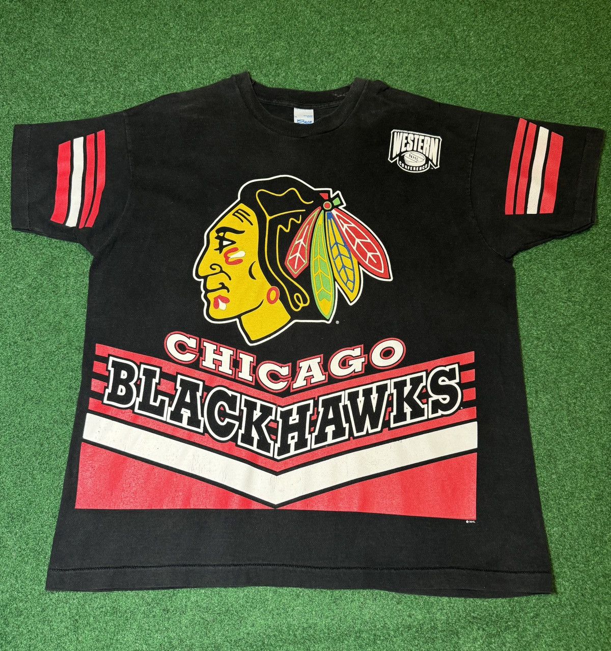 Salem Sportswear × Vintage Vintage 90s Chicago Blawkhawks Salem Hockey NHL T Shirt Size US XL / EU 56 / 4 - 1 Thumbnail