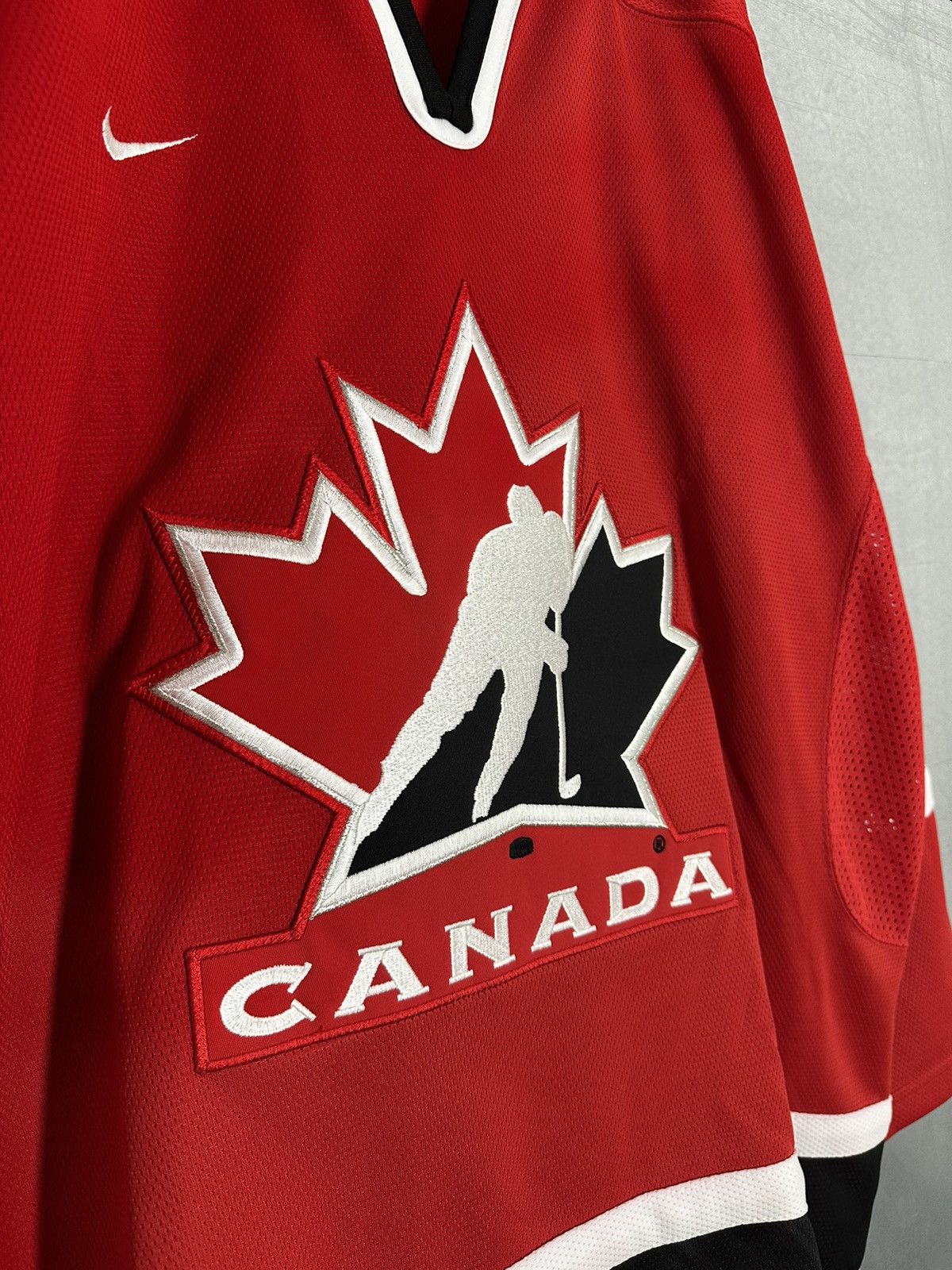 Nike Vintage Nike Canada Ice Hockey National Team NFL Jersey Size US XL / EU 56 / 4 - 6 Thumbnail