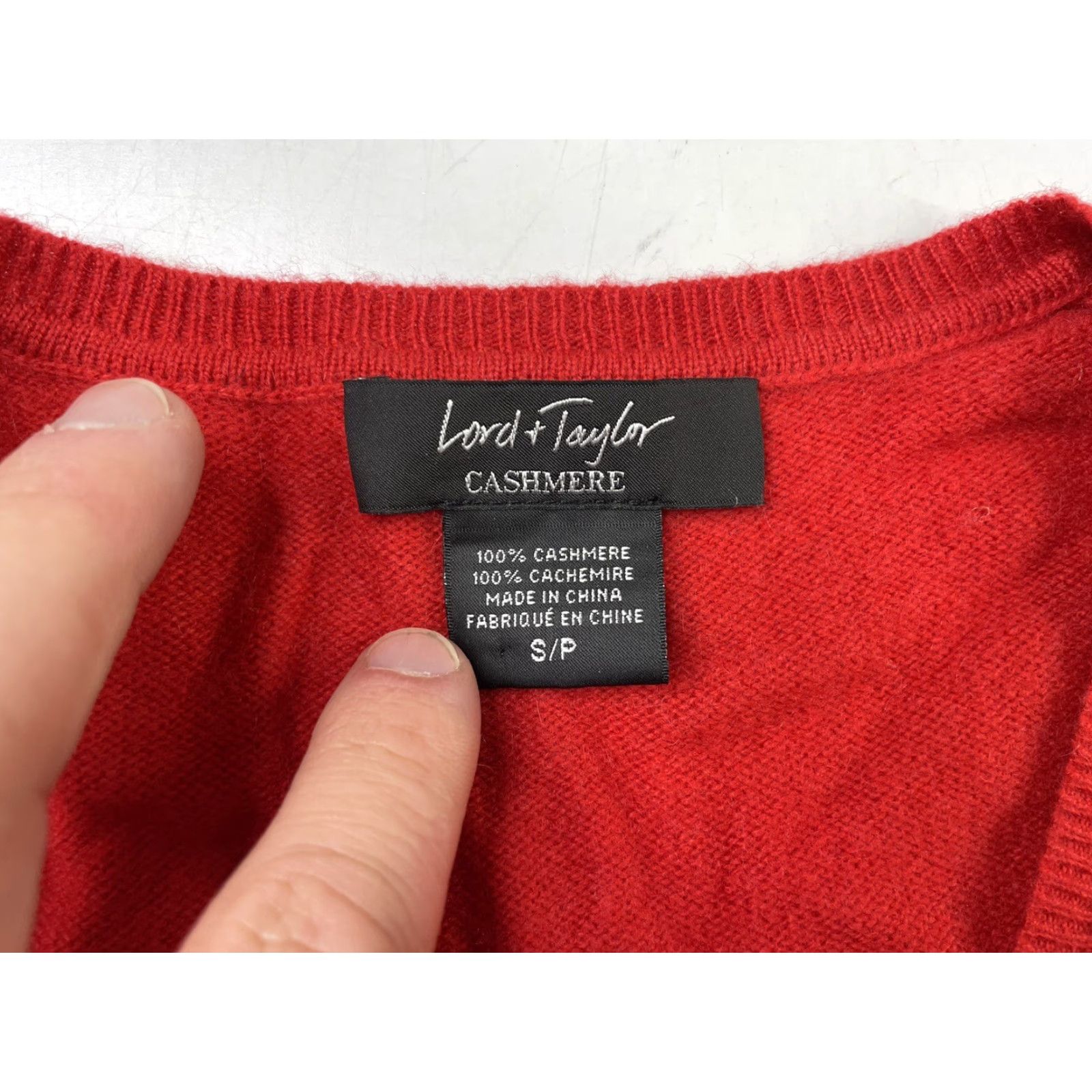 Lord & Taylor LORD & TAYLOR Sweater Pullover V-Neck 100% Cashmere Womens Small Red - 23 Length, 16.5 Chest, 23.5 Sleeve, Casual Work Size S / US 4 / IT 40 - 3 Thumbnail