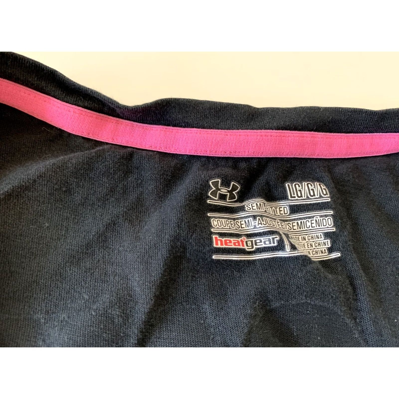 Under Armour Under Armour Race Together Breast Cancer Short Sleeve T Shirt Women's L Black Size L / US 10 / IT 46 - 2 Thumbnail