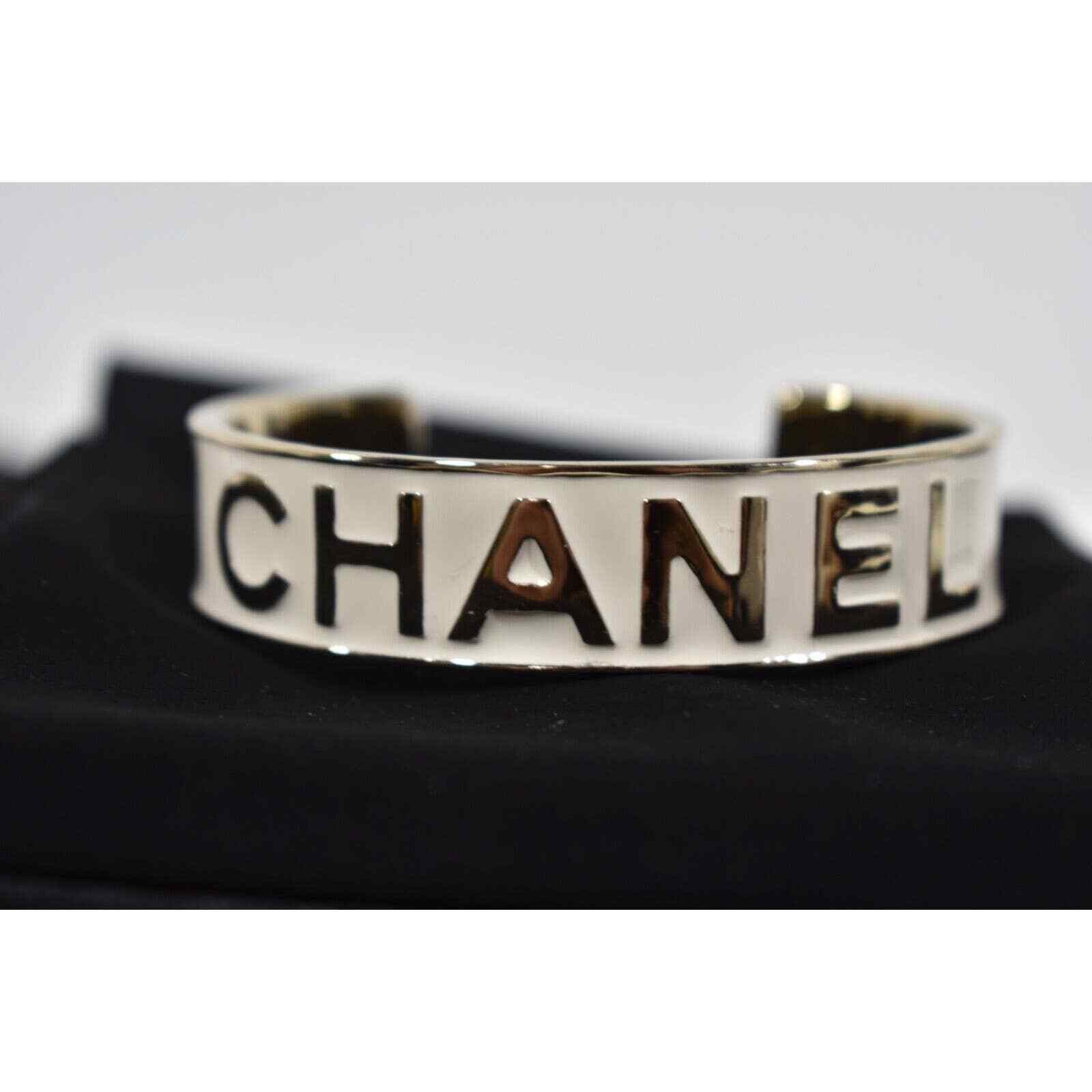 Chanel Chanel 22S Gold White Enamel Metal Arm Cuff Bracelet Small Size ONE SIZE - 4 Thumbnail
