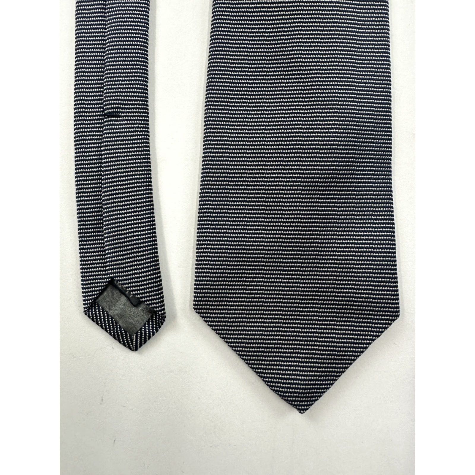 Robert Talbott VINTAGE Robert Talbott Tie Navy Blue 100% Silk Made In USA Hand Sewn Men Adult Silk Tie Navy Blue 100% Silk USA Hand Sewn Mens Size ONE SIZE - 2 Thumbnail