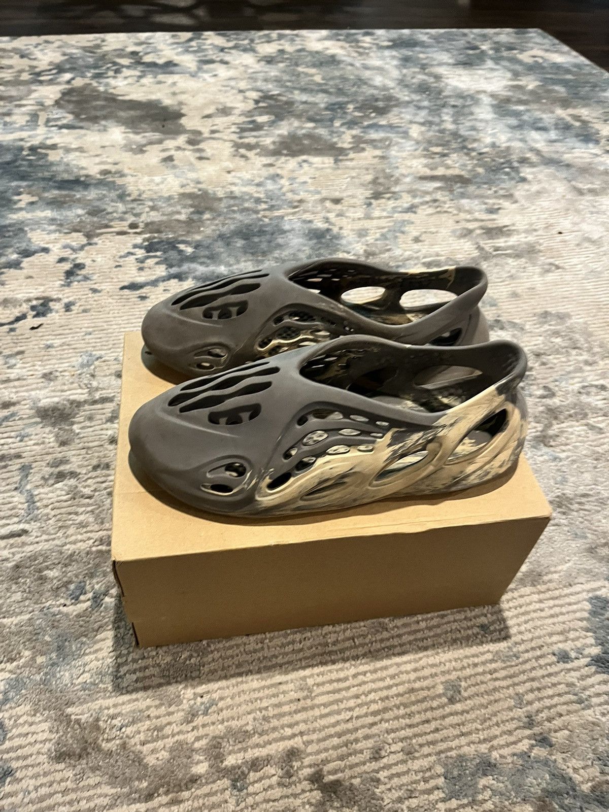 adidas gazelle silver green womens Yeezy Foam RNNR MXT Moon Gray main image 1