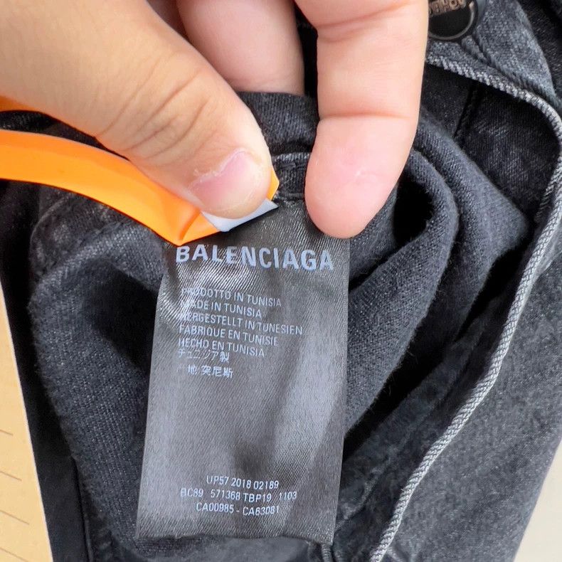 Balenciaga Balenciaga size 39 Denim shirt with letters on the back Size US XS / EU 42 / 0 - 4 Thumbnail