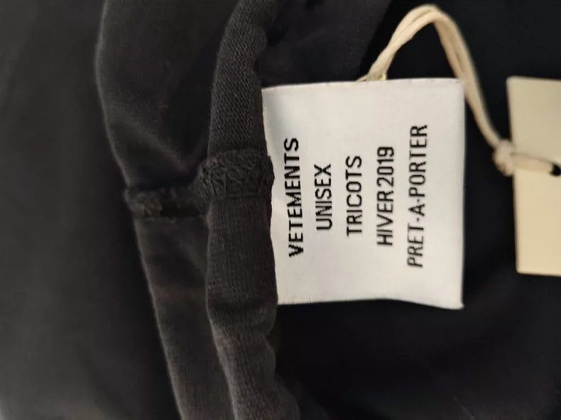 Vetements Vetements Embroidered Logo Hoodie Size US M / EU 48-50 / 2 - 7 Thumbnail