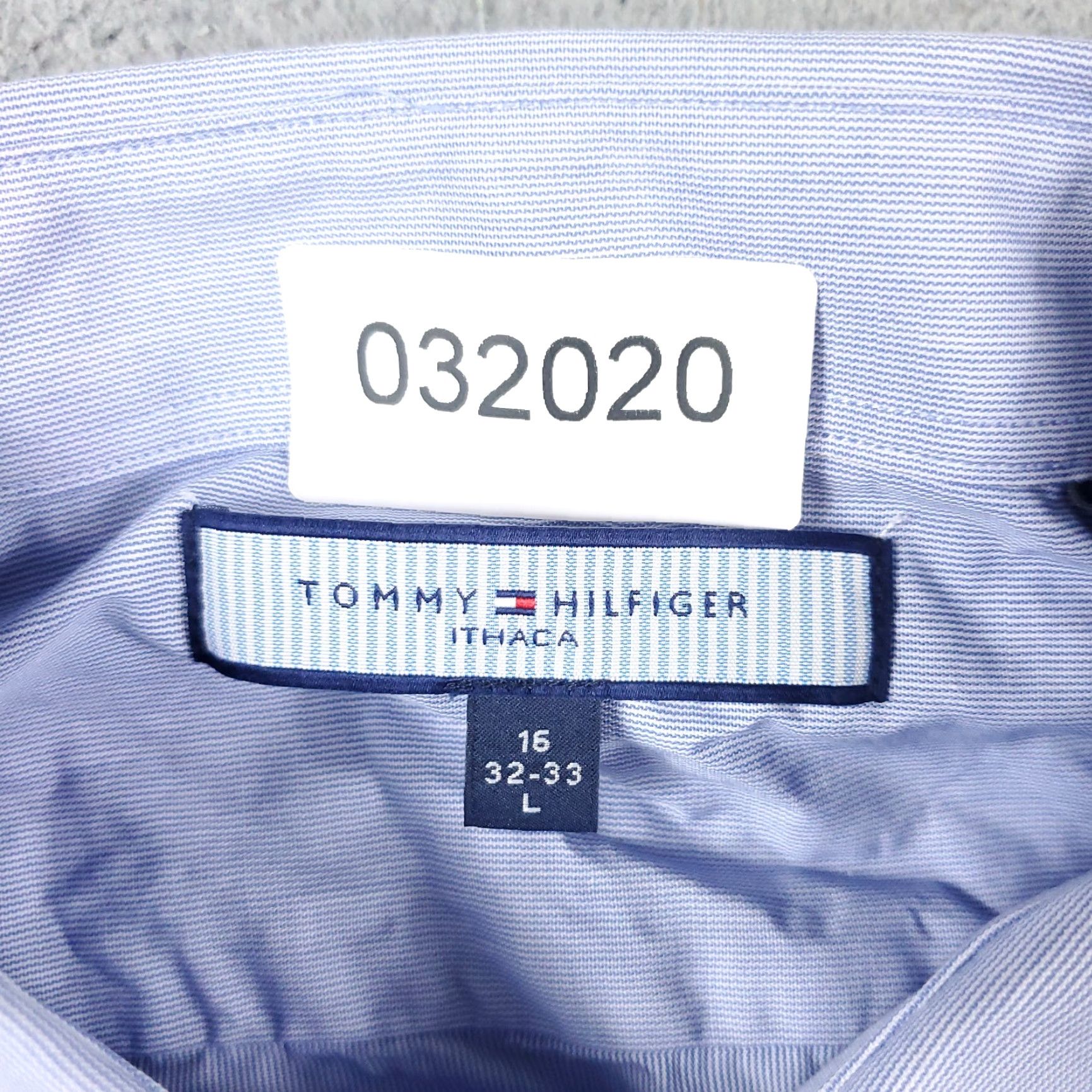 Tommy Hilfiger VINTAGE? No. But given: Tommy Hilfiger Shirt Mens Large Blue Casual Button Up Long Sleeve Size US L / EU 52-54 / 3 - 8 Thumbnail