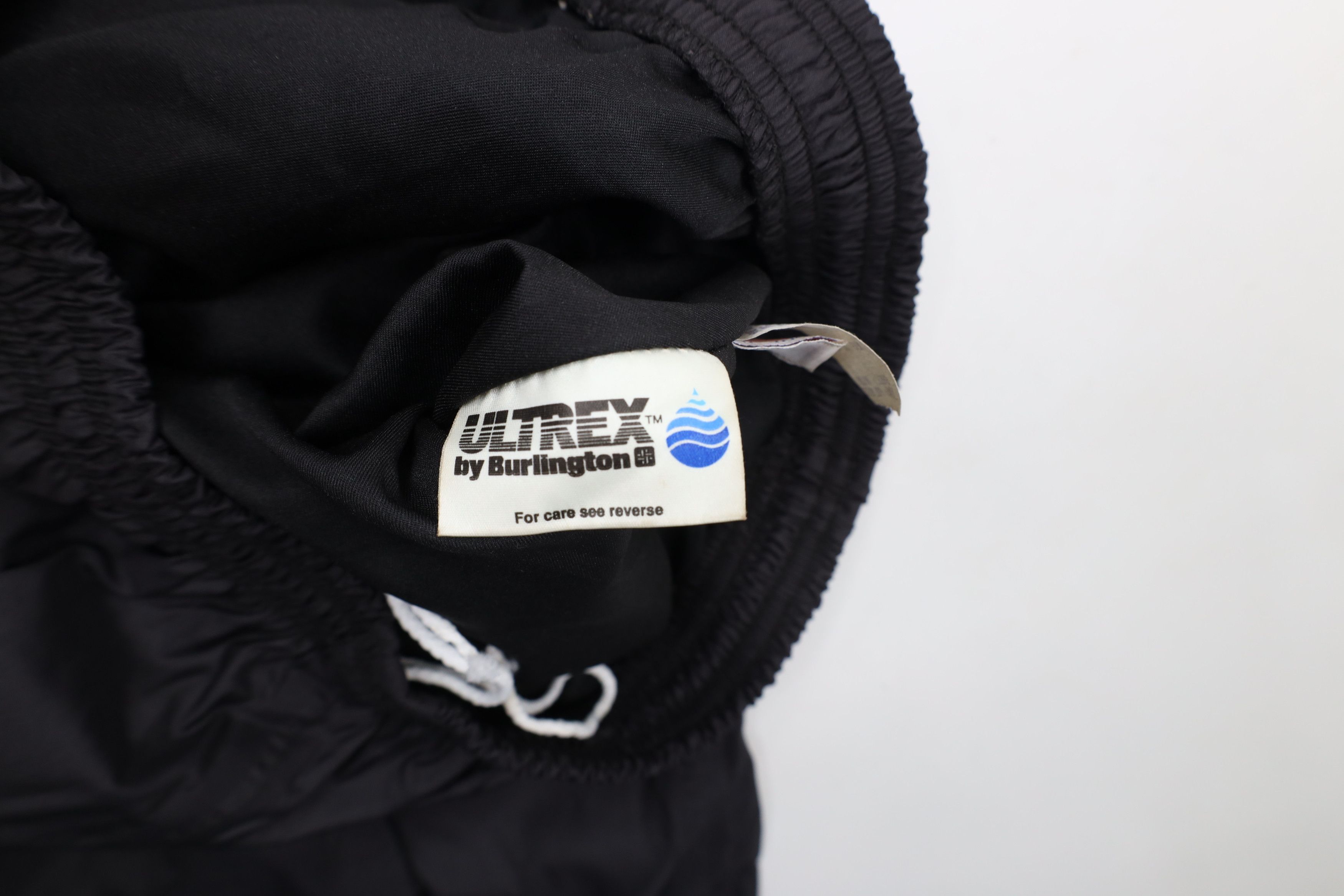 Vintage Vintage 90s Streetwear Waterproof Windbreaker Joggers Pants Size US 40 / EU 56 - 7 Thumbnail