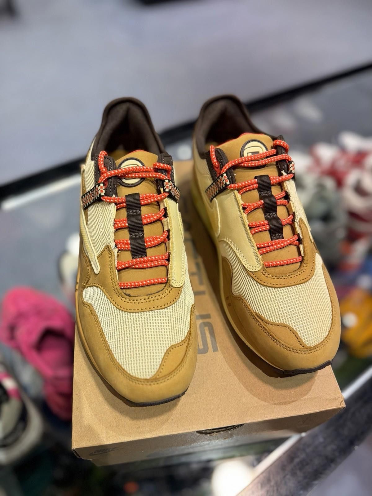 Nike Nike Air Max 1 Cactus Jack Travis Scott Wheat Size 10.5 DS Size US 10.5 / EU 43-44 - 4 Thumbnail
