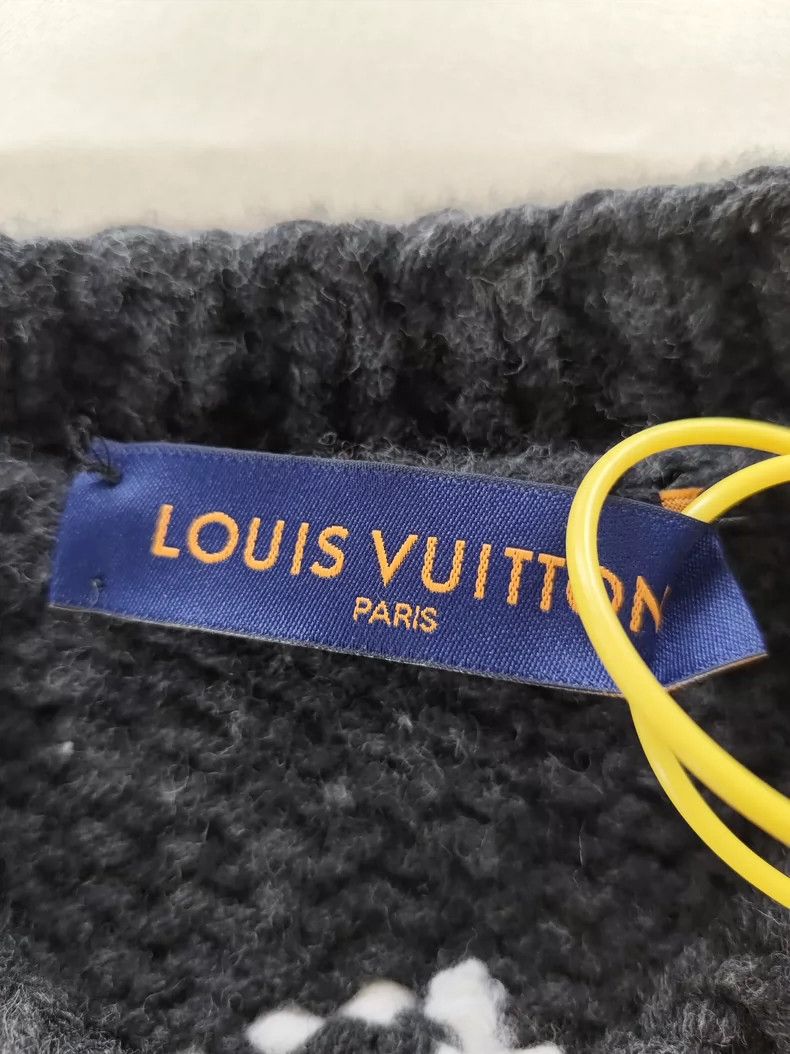 Louis Vuitton Louis Vuitton Limited Edition Grey Airplane Sweater Size US S / EU 44-46 / 1 - 3 Thumbnail