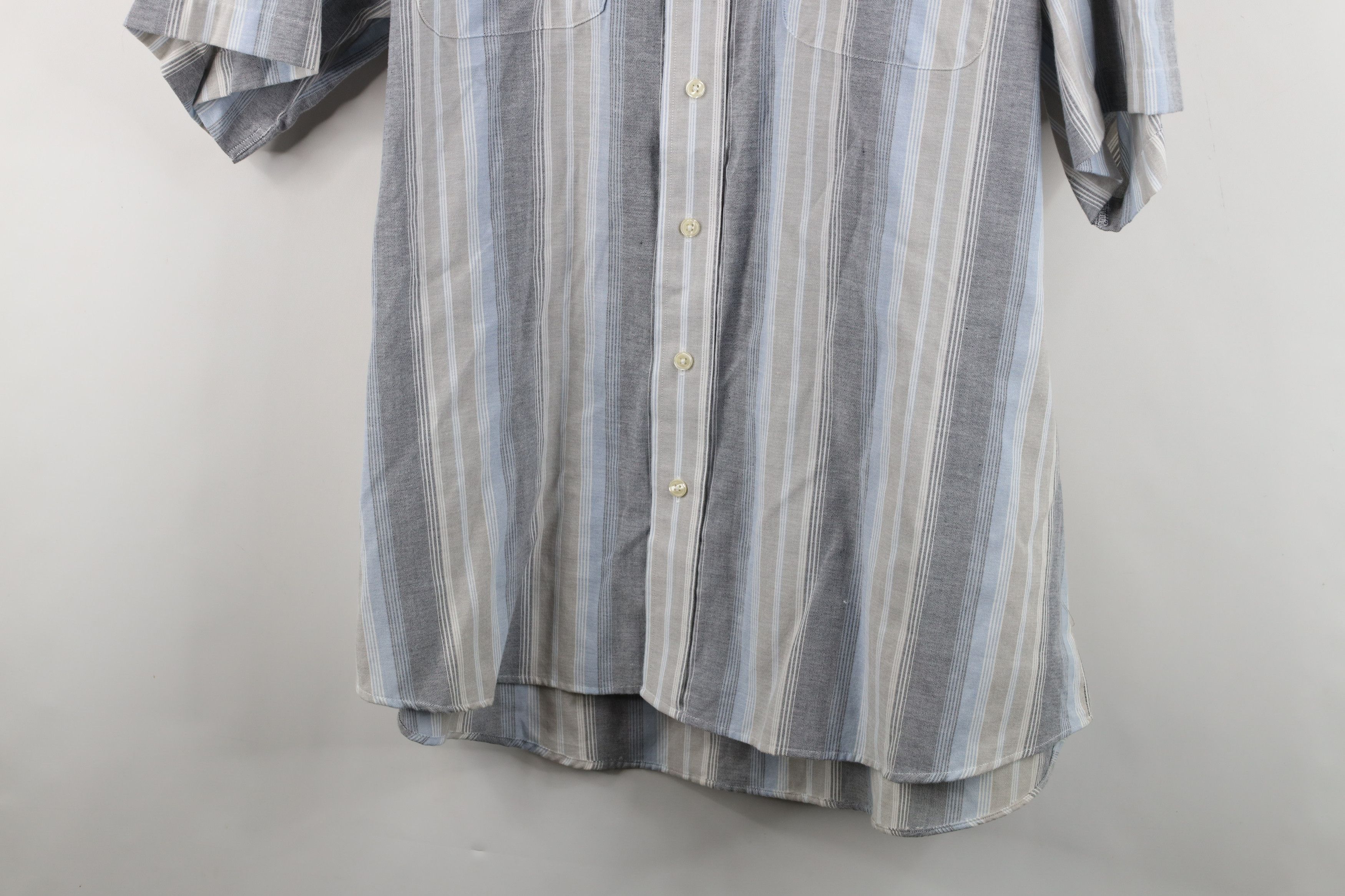 Vintage Vintage 90s Streetwear Block Short Sleeve Button Down Shirt Size US XL / EU 56 / 4 - 3 Thumbnail