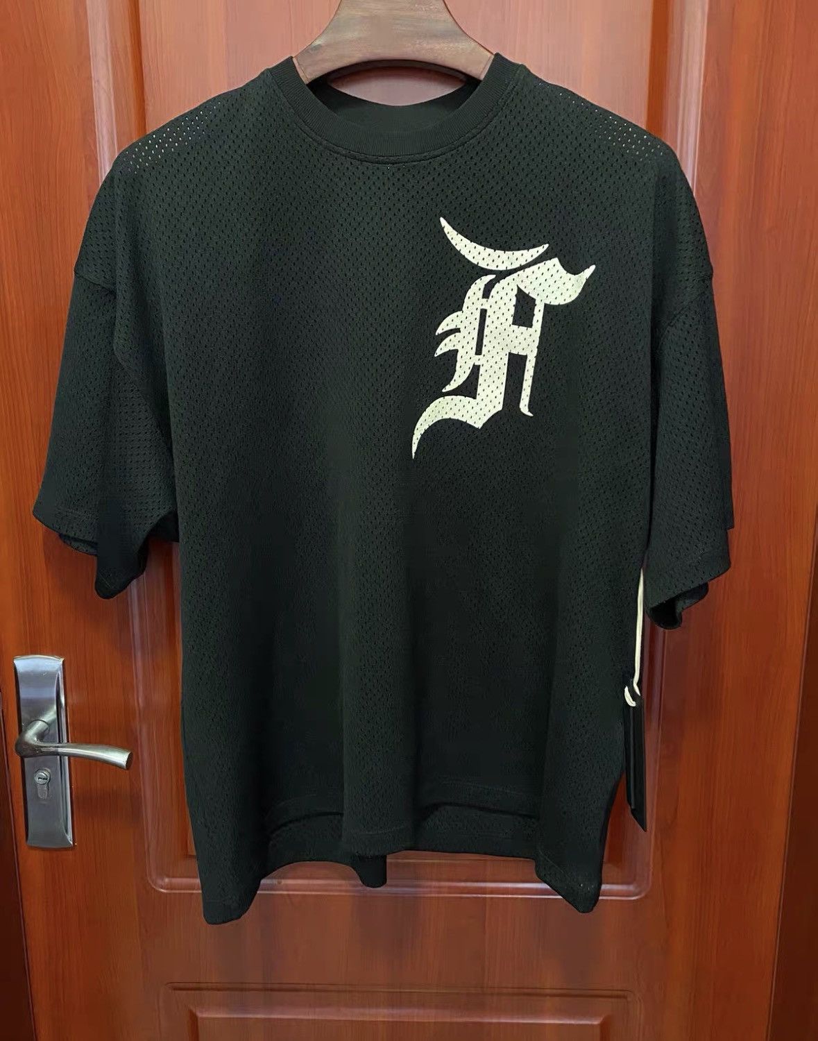Fear of God Fear of God Season 5 Mesh Medal Short Sleeve Size US S / EU 44-46 / 1 - 1 Thumbnail
