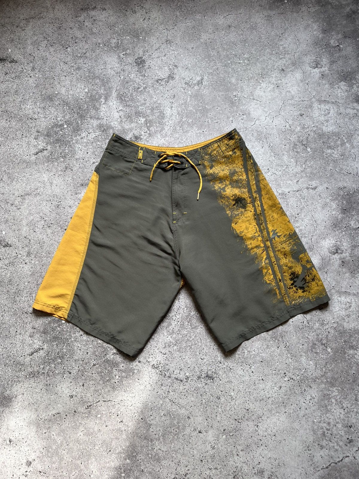 Oakley × Vintage Vintage Oakley Crazy Skull Shorts Big Logo Swimwear Men's Size US 32 / EU 48 - 1 Thumbnail