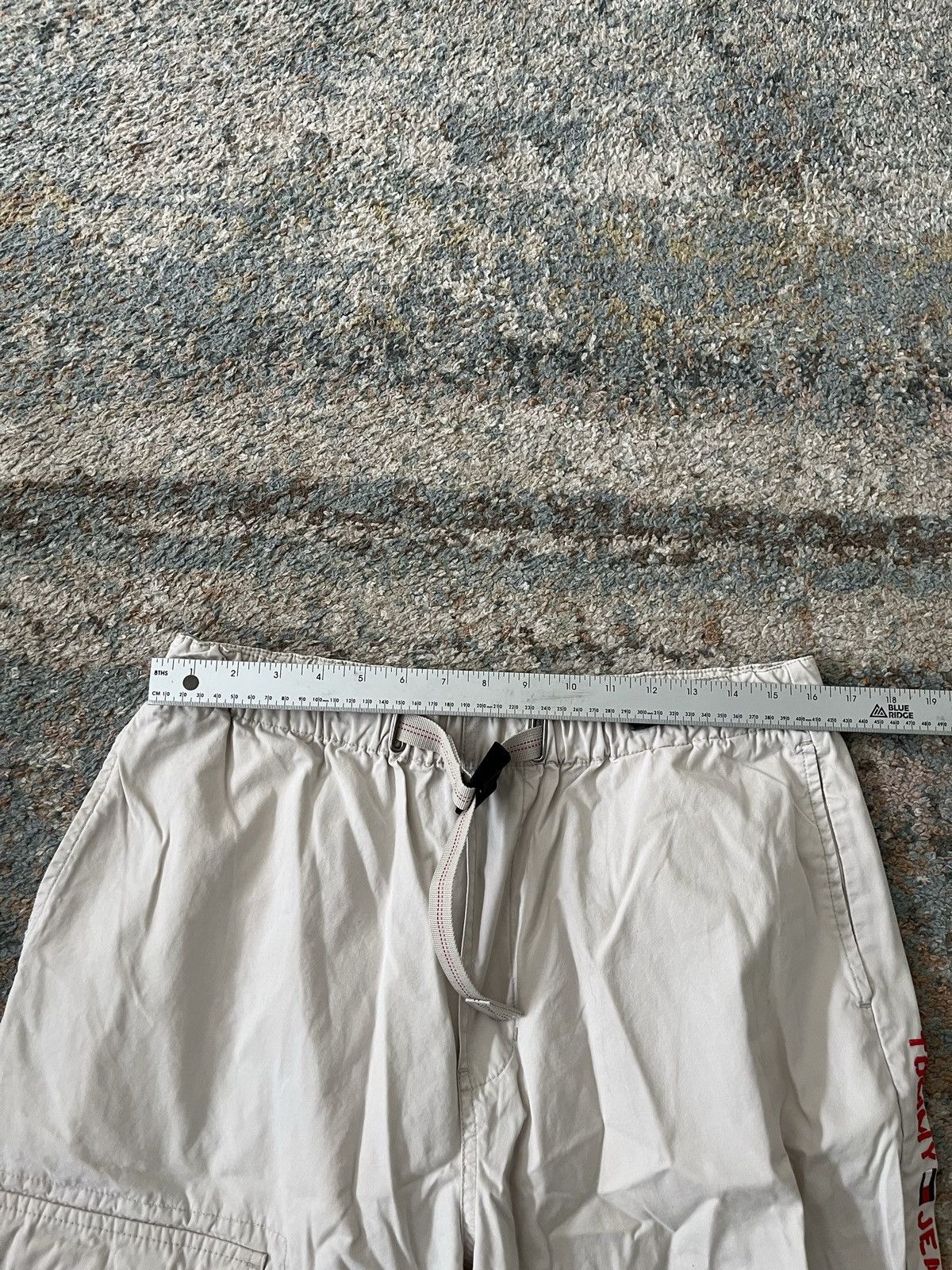 Tommy Hilfiger Vintage Tommy Hilfiger Cargo Shorts 34 Beige Buckle Mesh Size US 34 / EU 50 - 5 Thumbnail