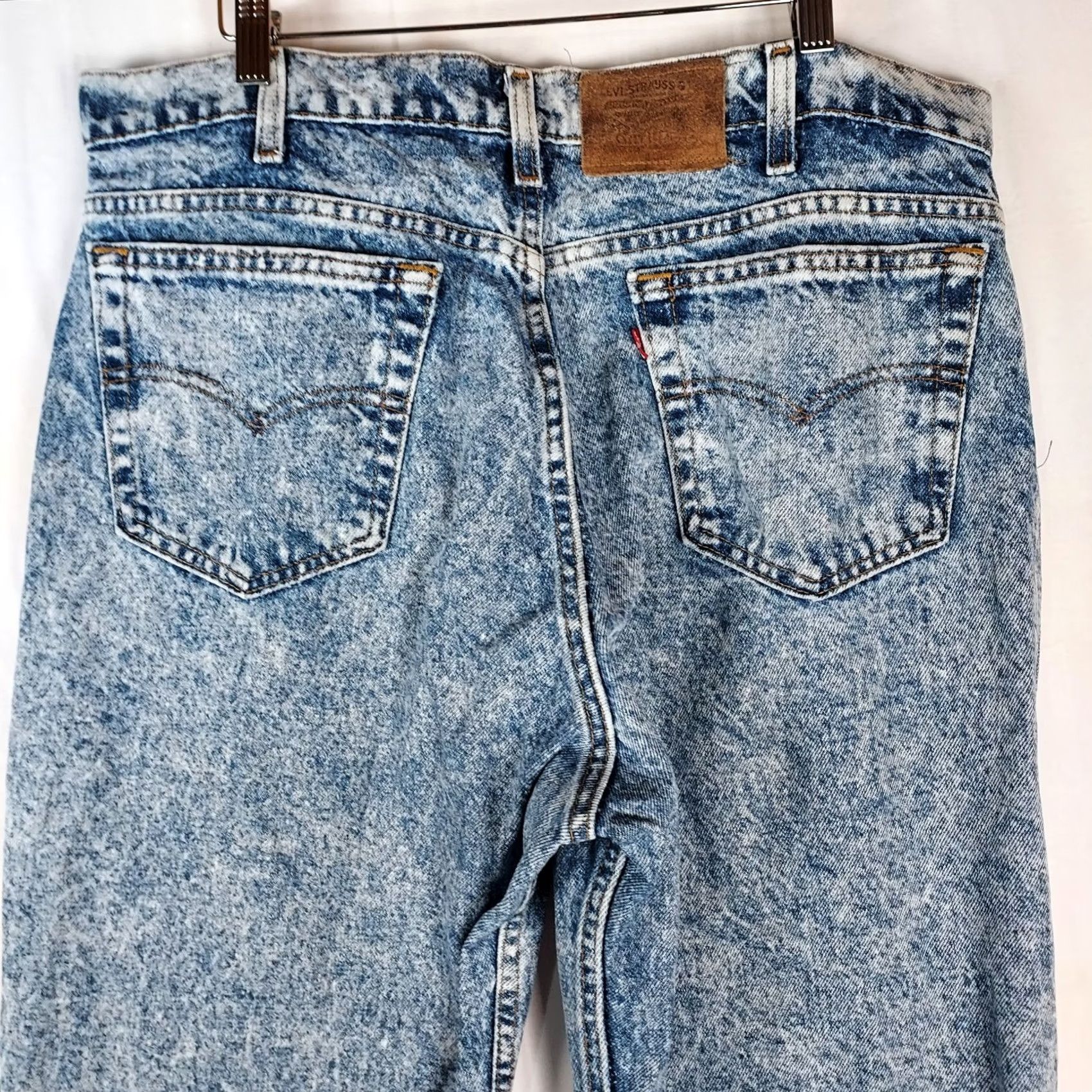 Levi's VINTAGE Levi’s 540 Jeans W38 L34 Men’s Denim 100% Cotton USA Made Acid Wash Blue Straight 5-Pocket Mens Size US 38 / EU 54 - 4 Thumbnail